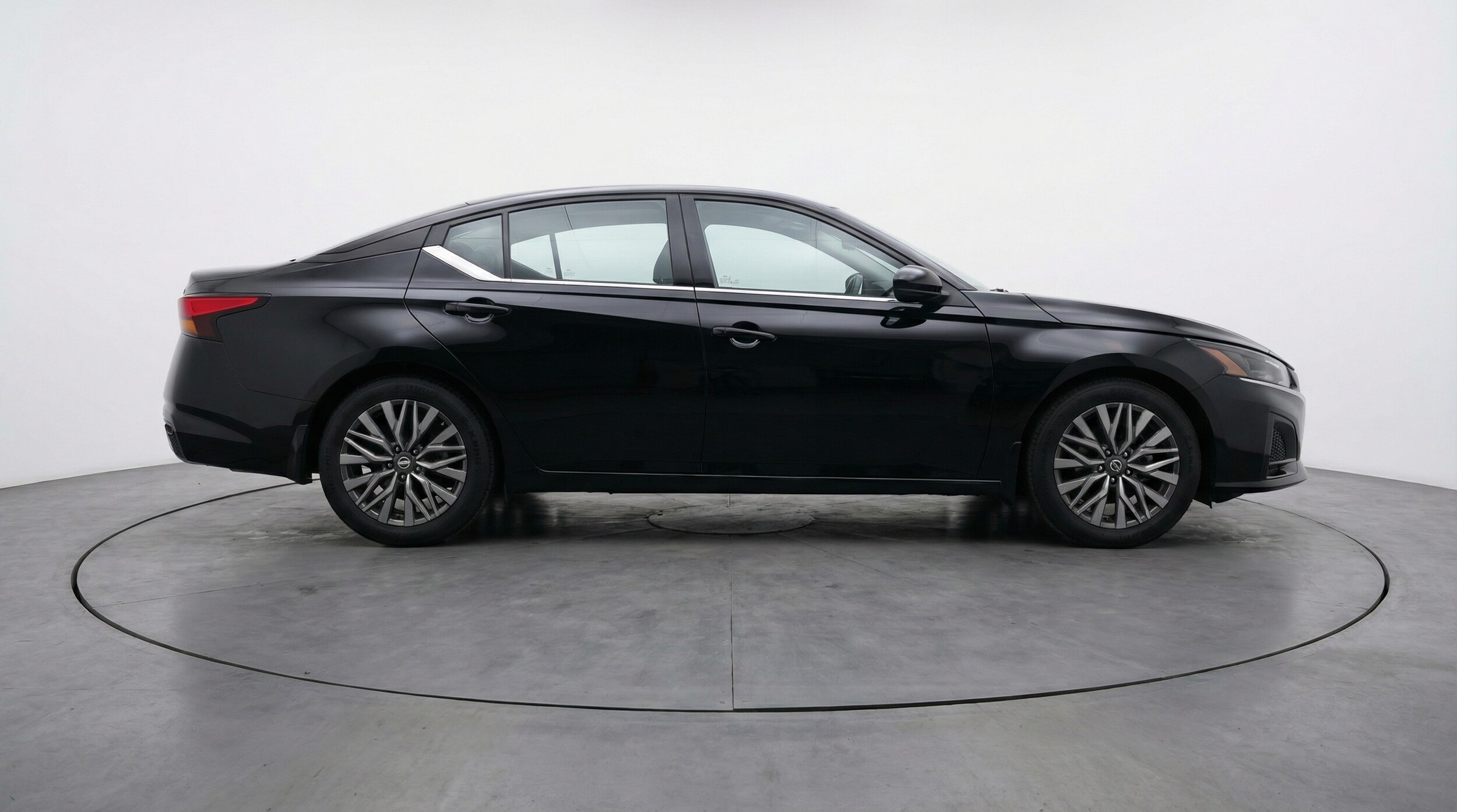 Thumbnail: 2025 Nissan Altima - 8