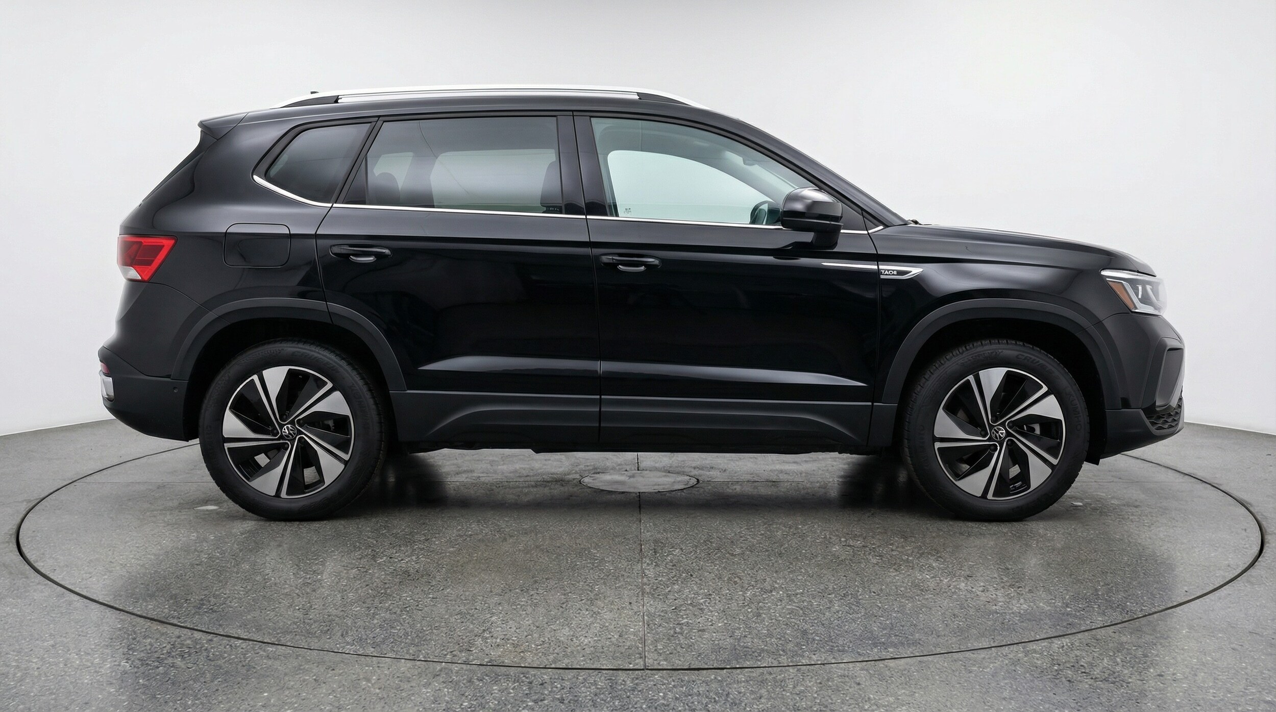 Thumbnail: 2025 Volkswagen Taos - 8