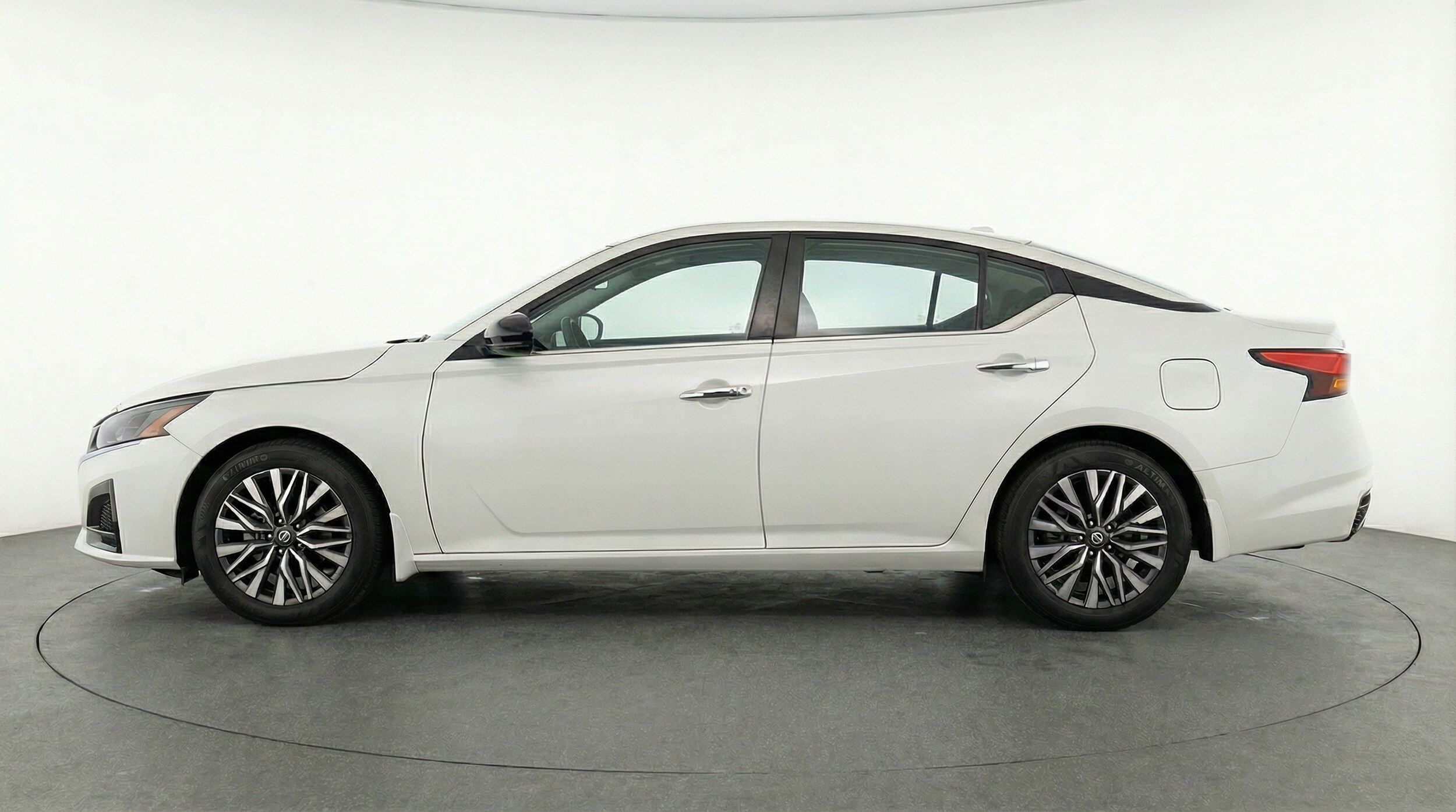 Thumbnail: 2025 Nissan Altima - 4