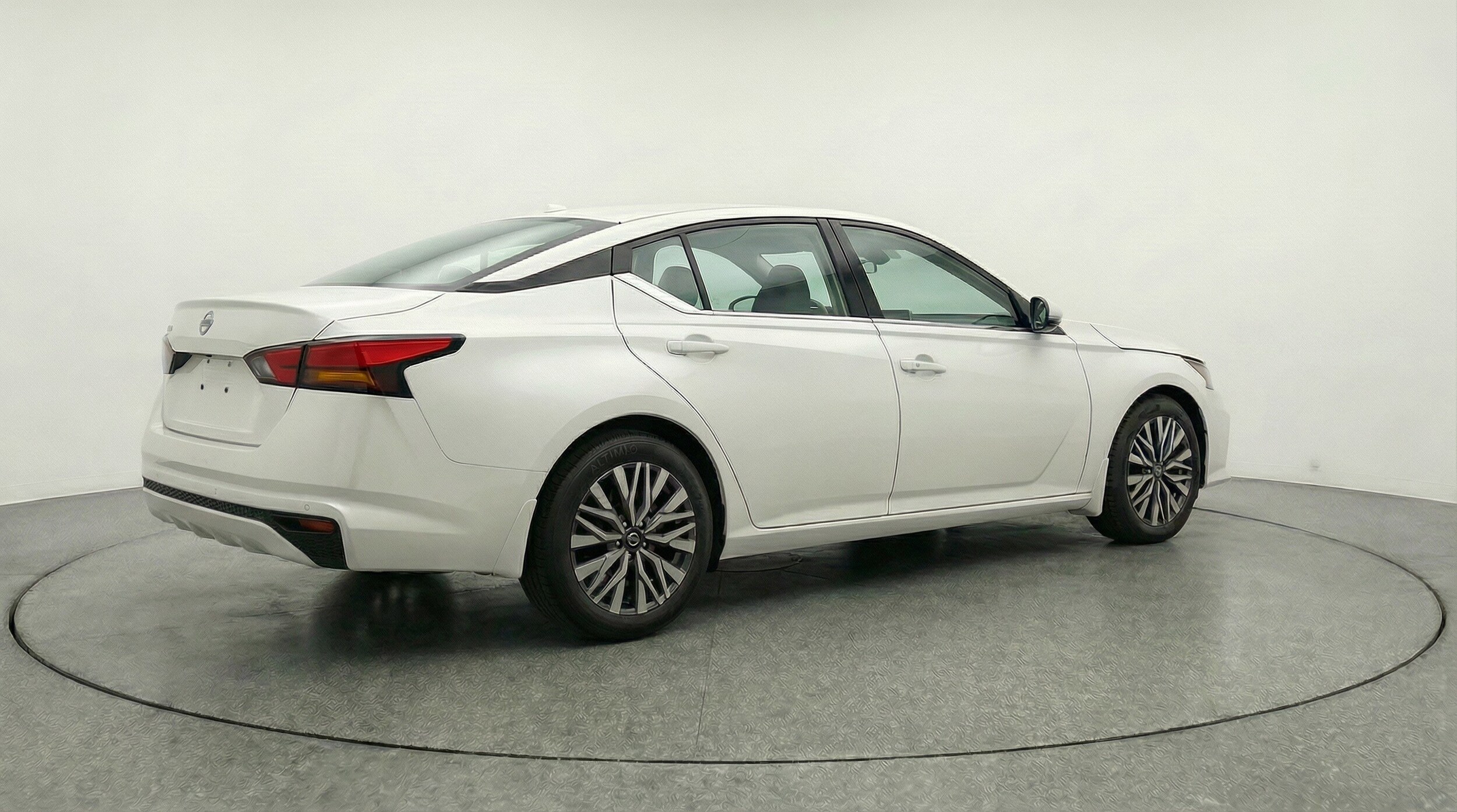 Thumbnail: 2025 Nissan Altima - 9