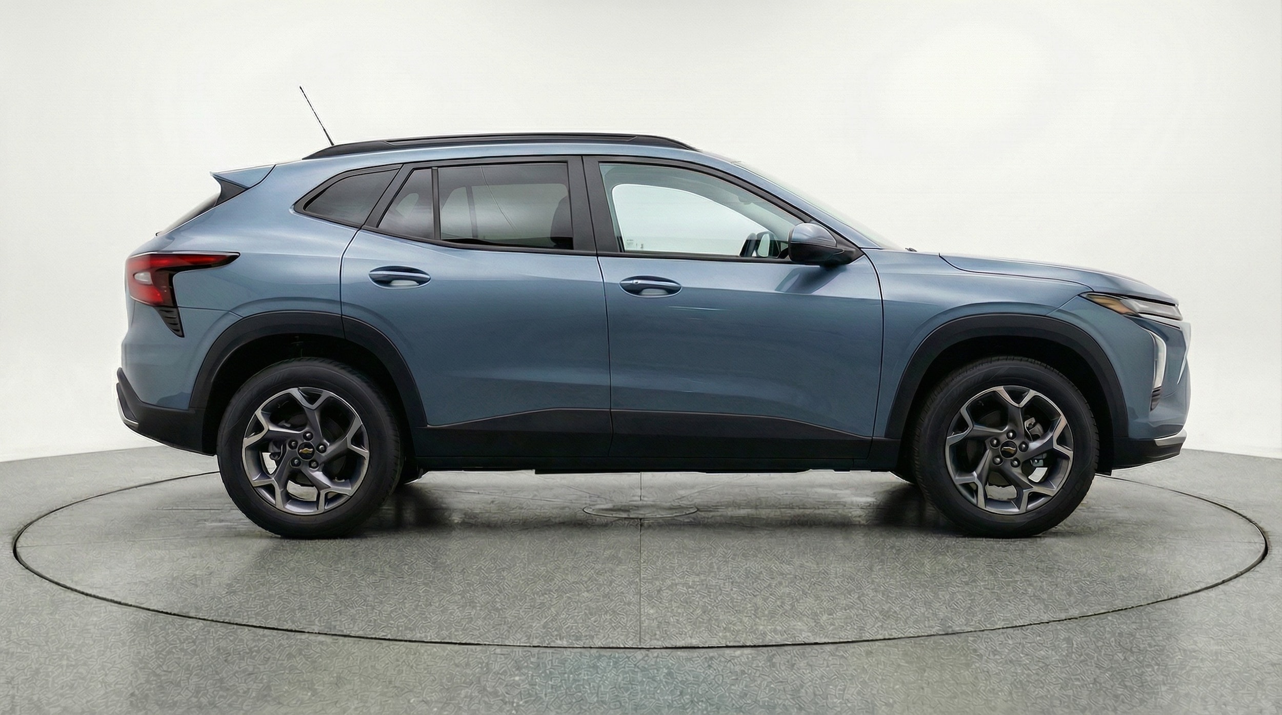 Thumbnail: 2025 Chevrolet Trax - 8