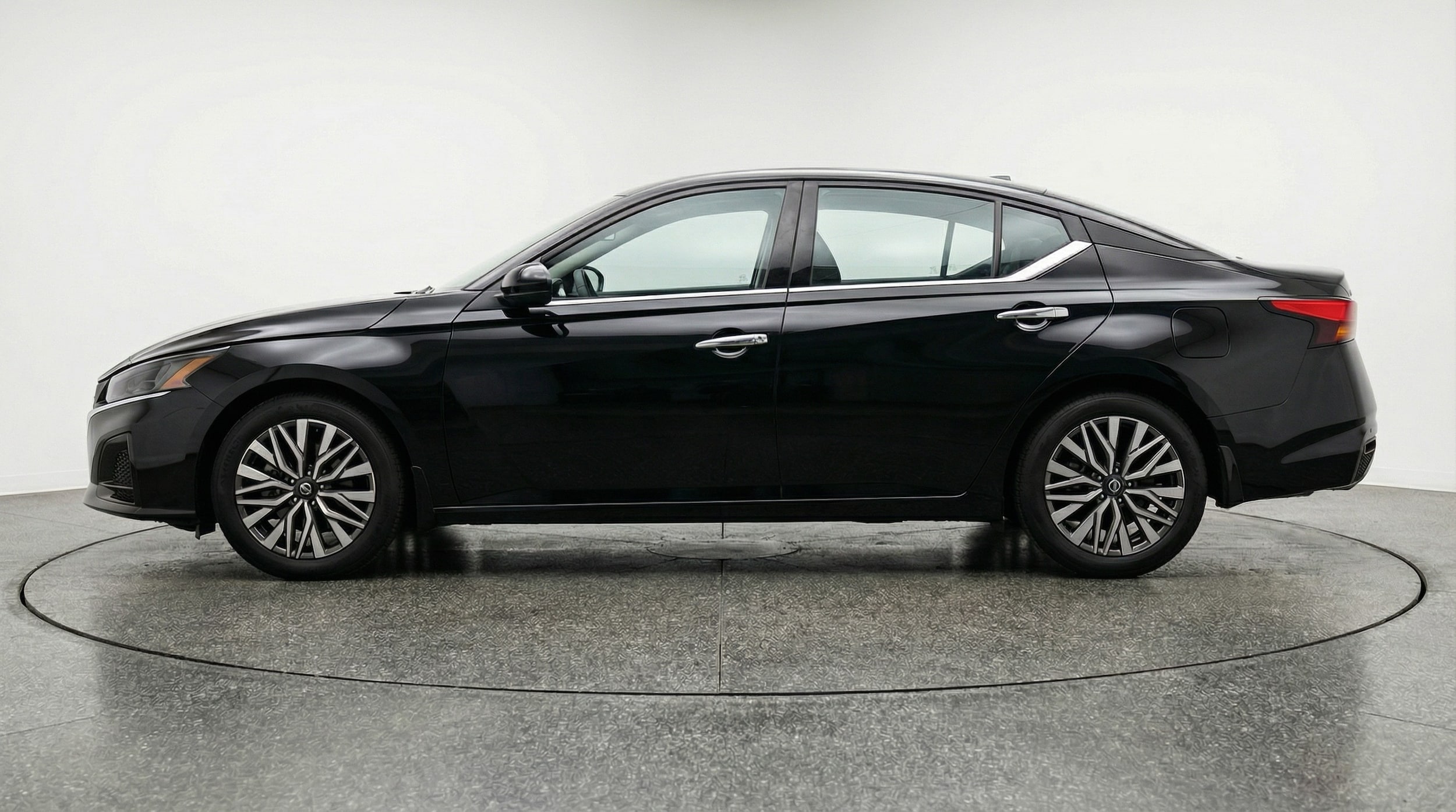 Thumbnail: 2025 Nissan Altima - 4