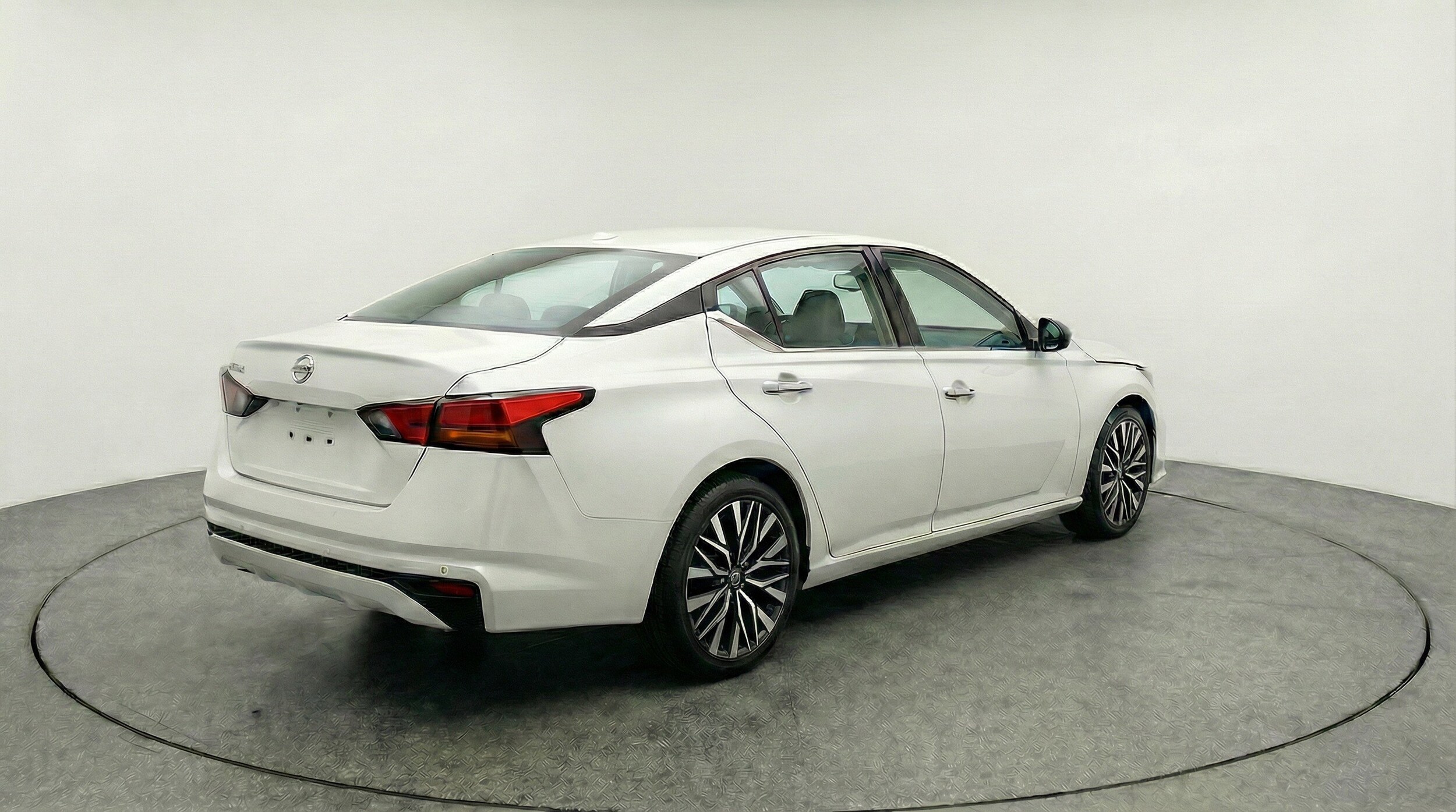 Thumbnail: 2025 Nissan Altima - 9