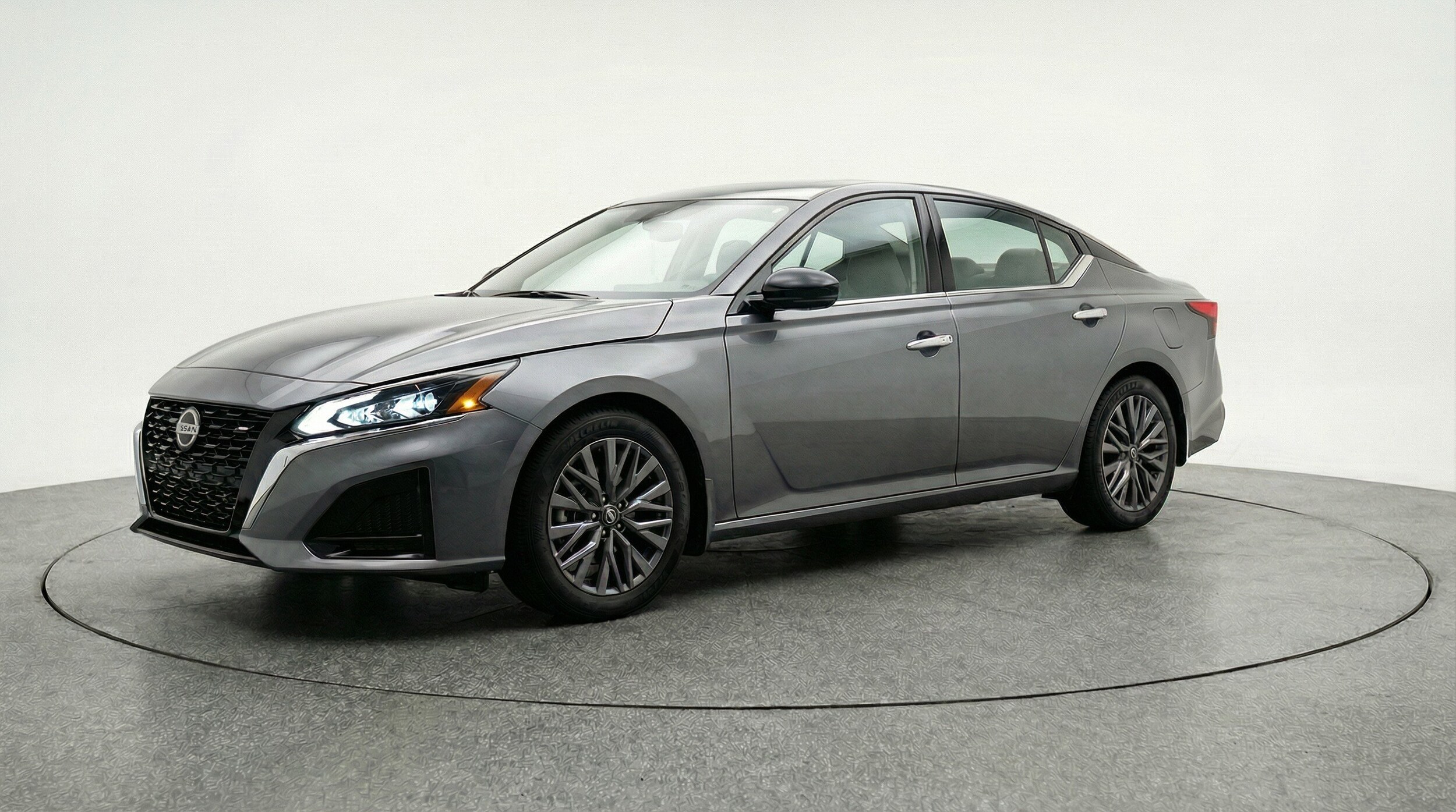Thumbnail: 2025 Nissan Altima - 3