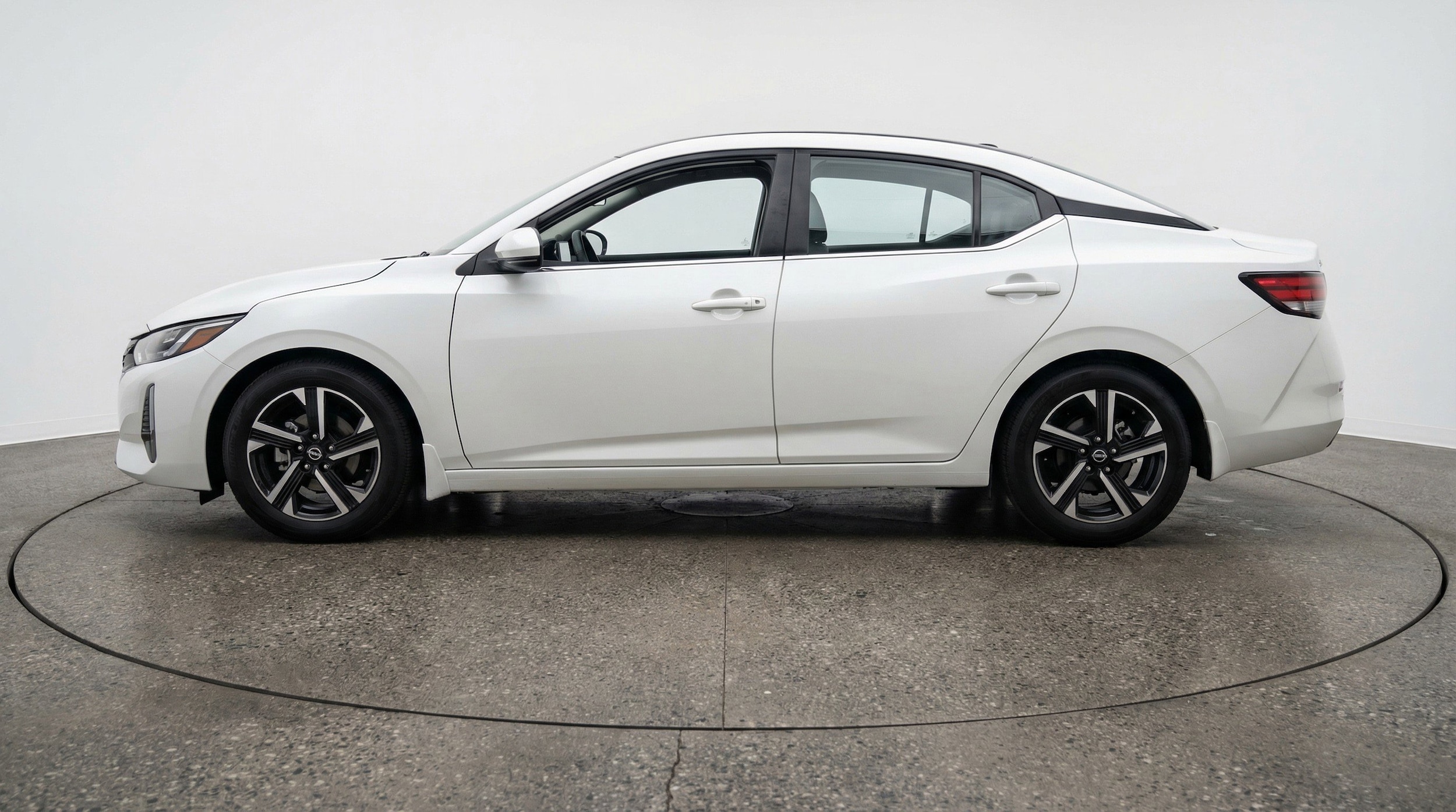 Thumbnail: 2025 Nissan Sentra - 5