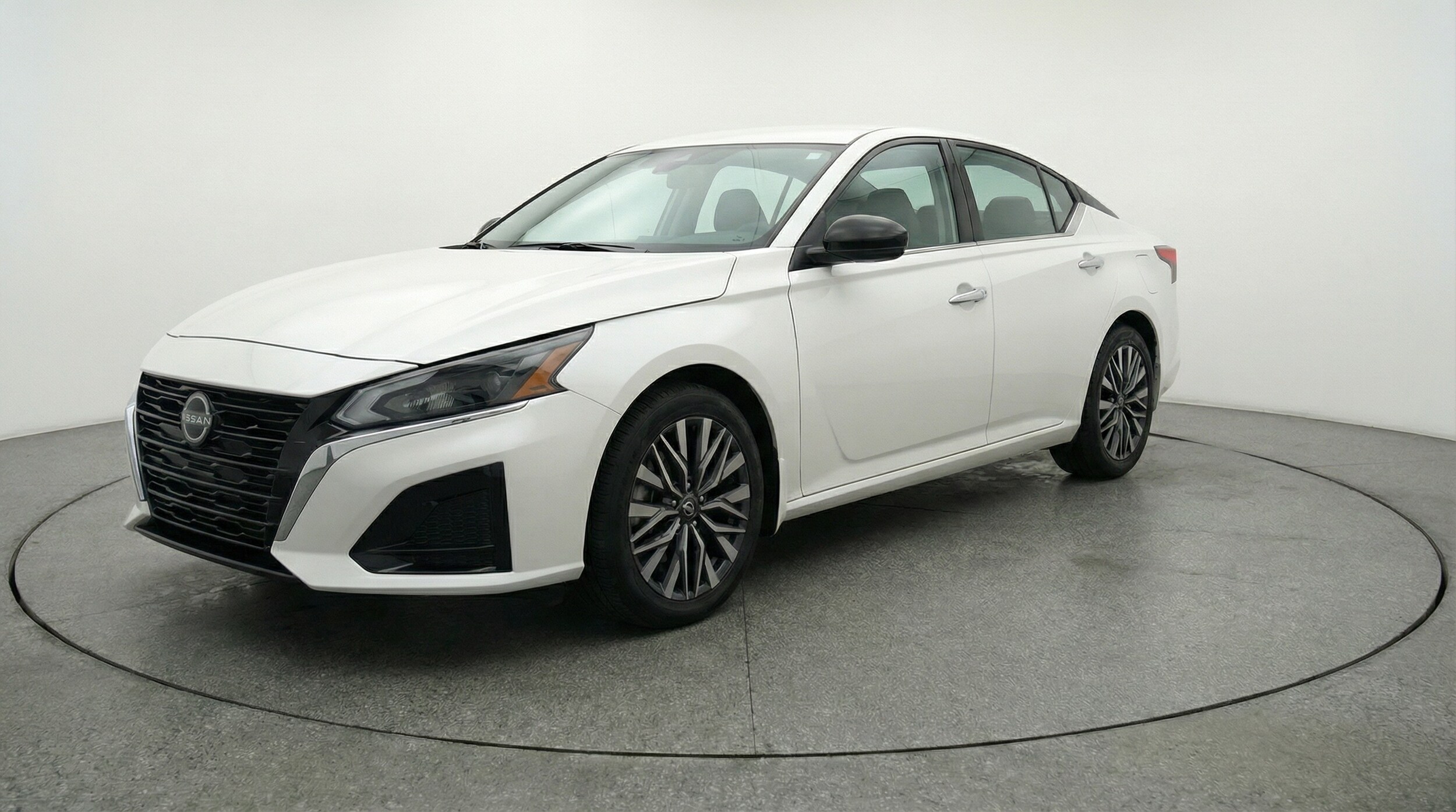 Thumbnail: 2025 Nissan Altima - 3