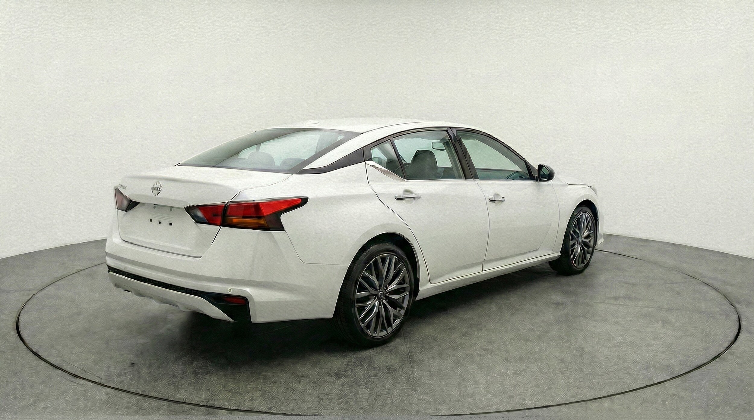 Thumbnail: 2025 Nissan Altima - 9