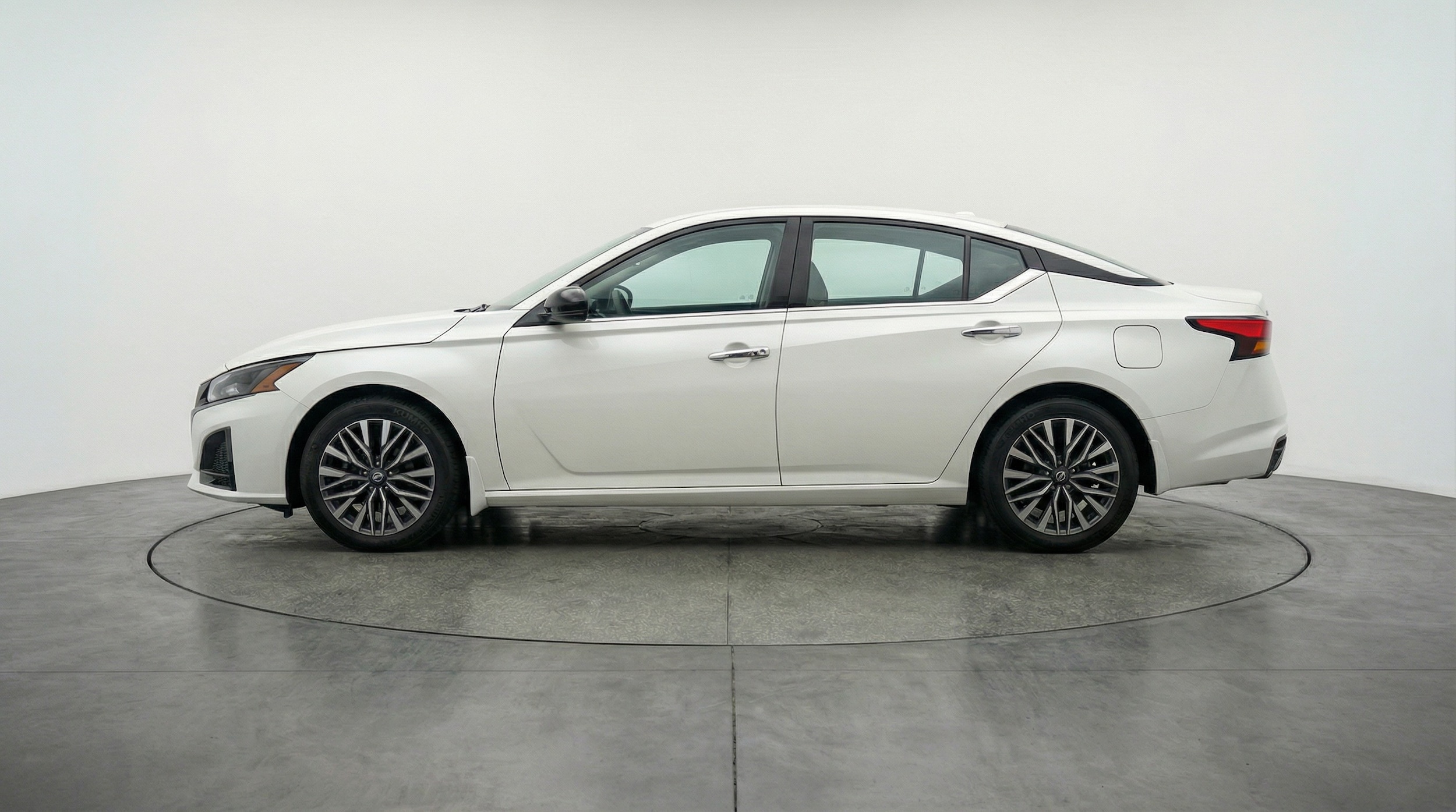 Thumbnail: 2025 Nissan Altima - 4