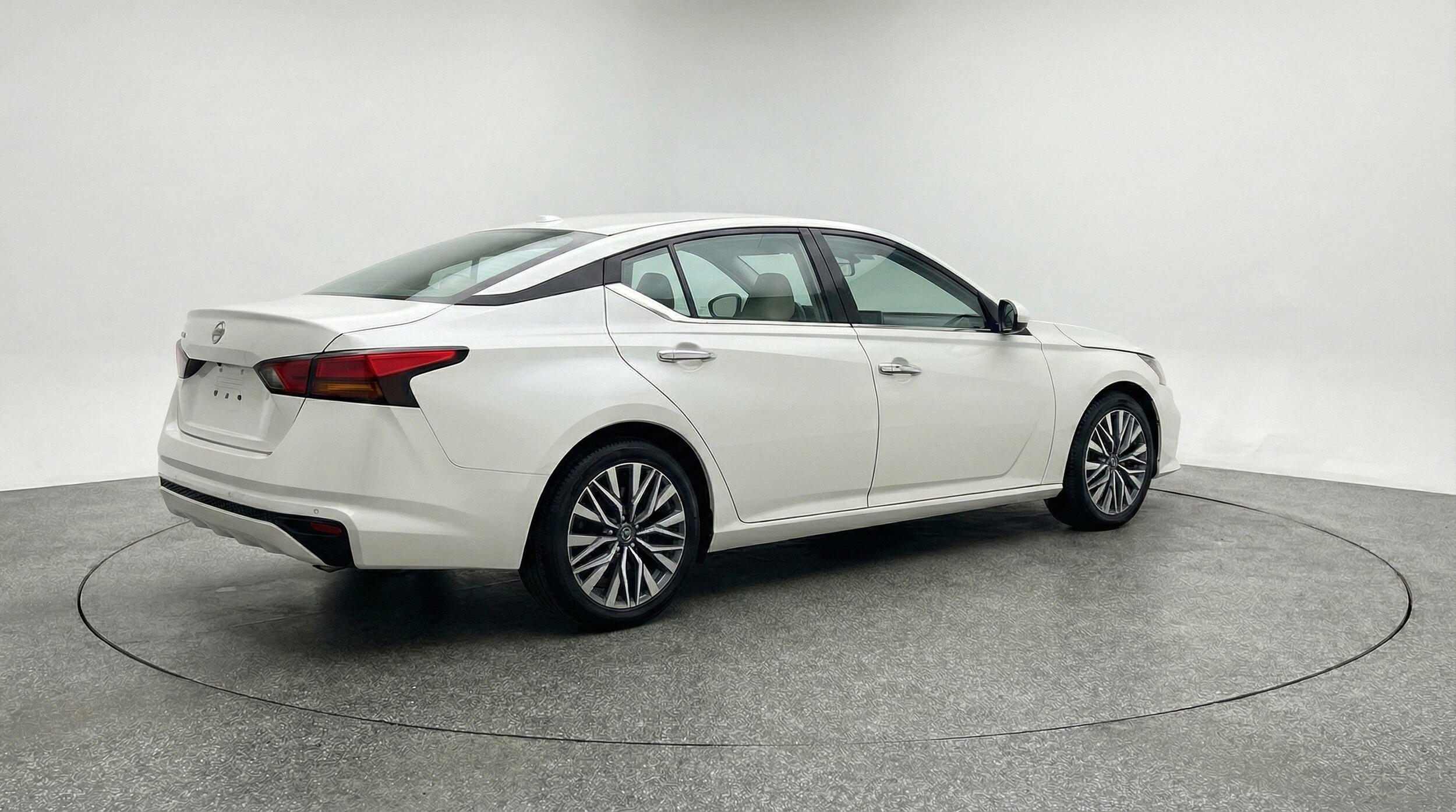 Thumbnail: 2025 Nissan Altima - 9