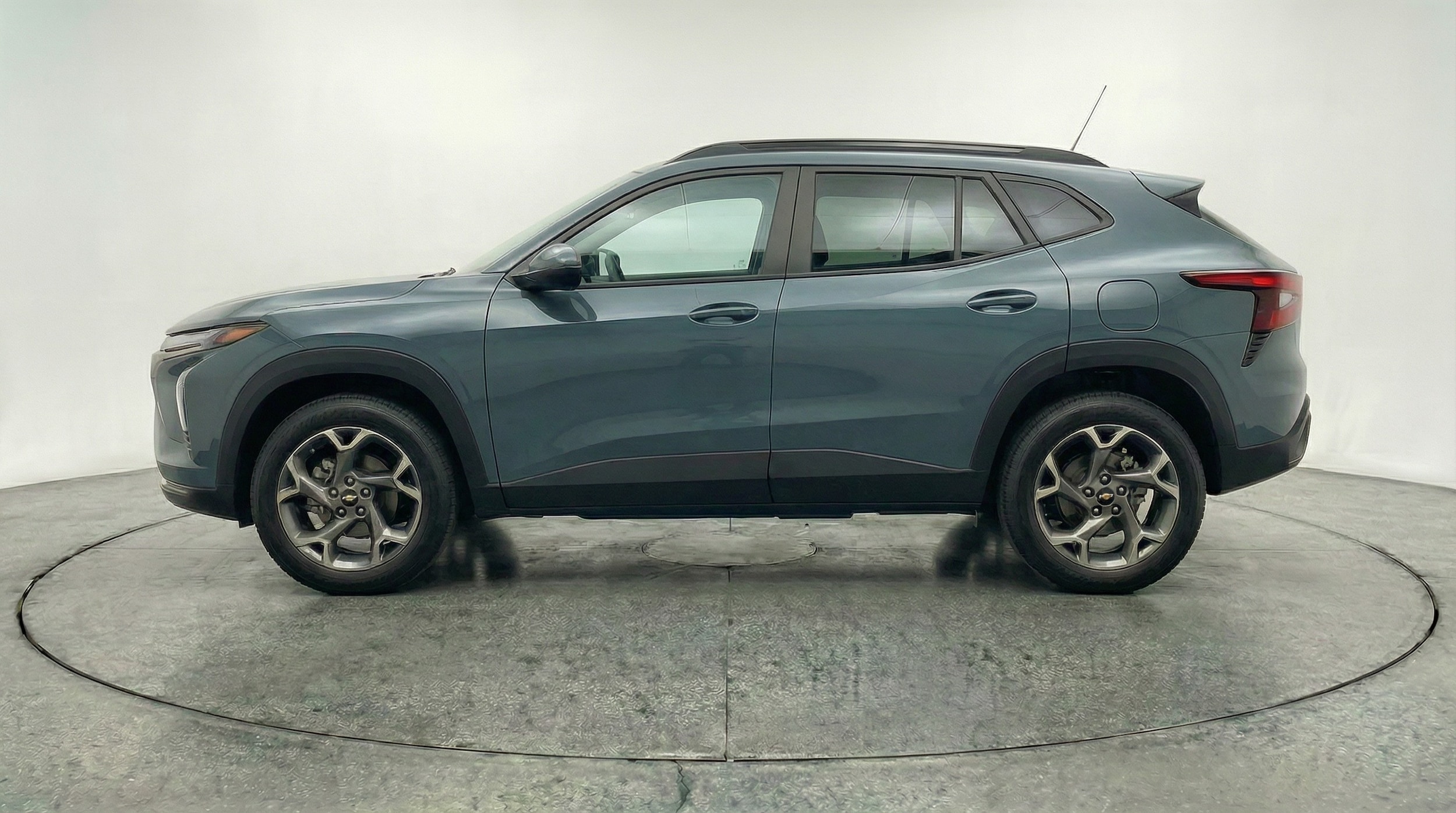 Thumbnail: 2025 Chevrolet Trax - 4