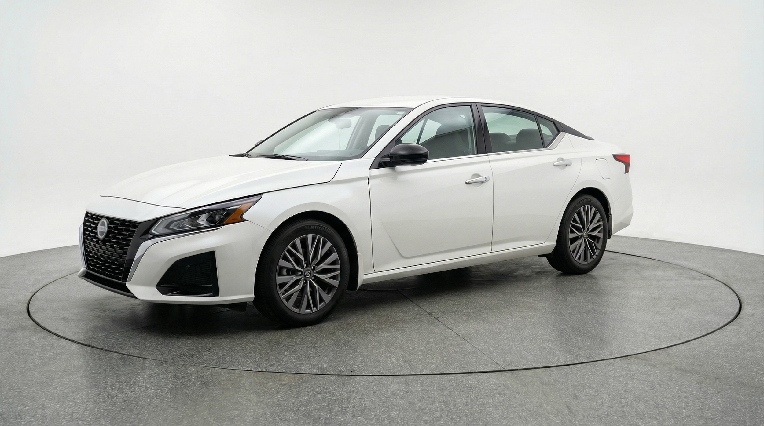 Thumbnail: 2025 Nissan Altima - 3