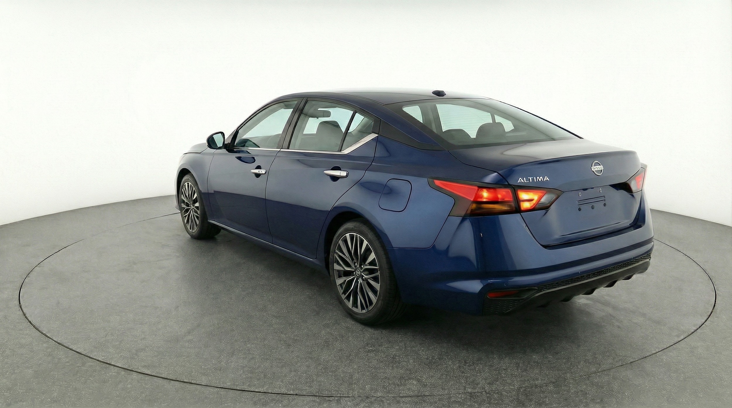 Thumbnail: 2025 Nissan Altima - 5