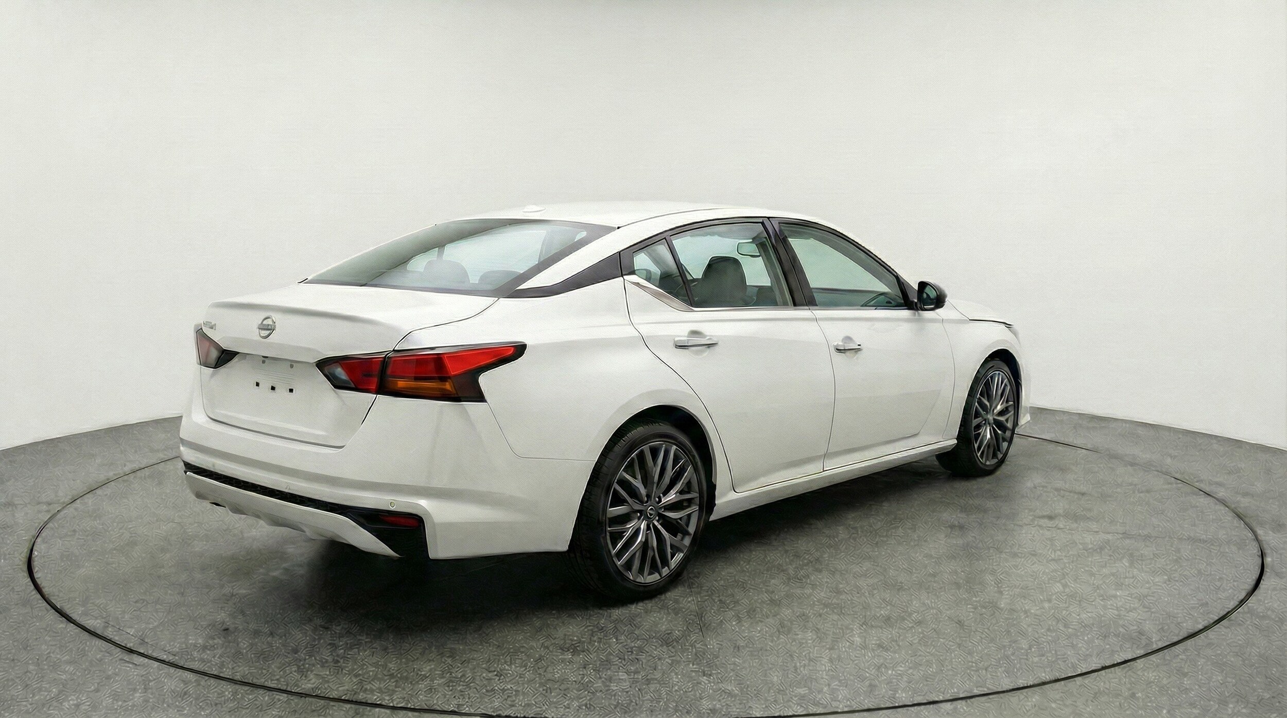 Thumbnail: 2025 Nissan Altima - 9