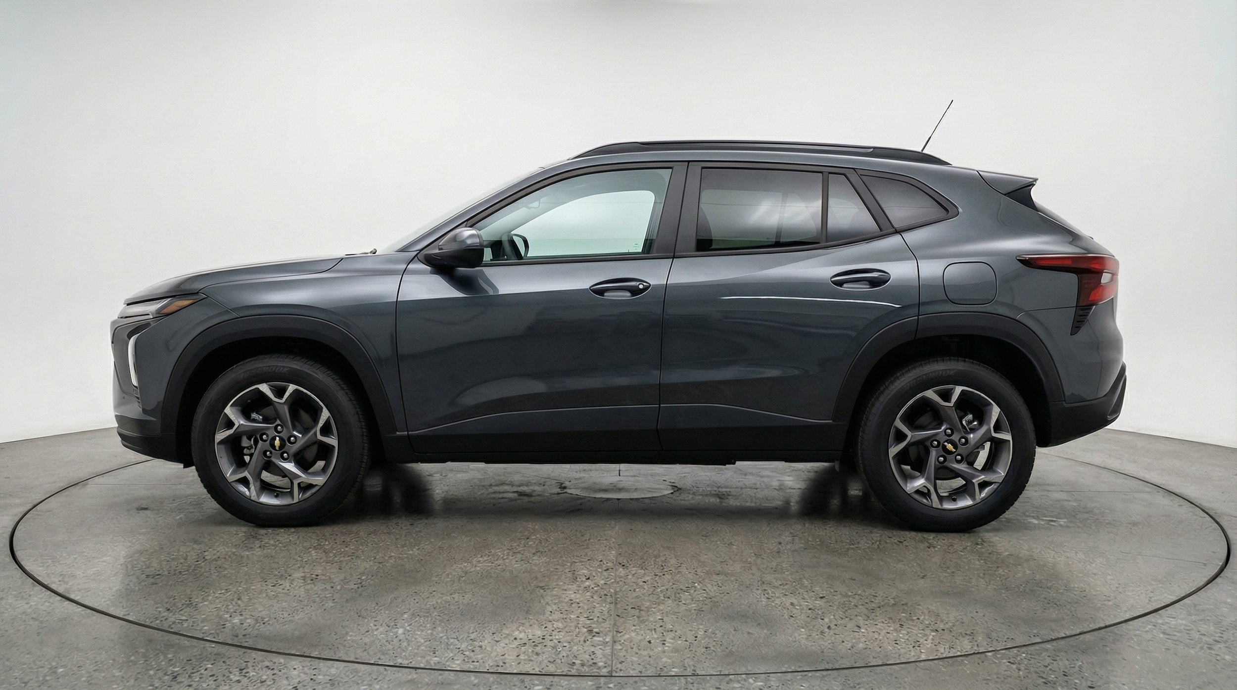 Thumbnail: 2025 Chevrolet Trax - 4