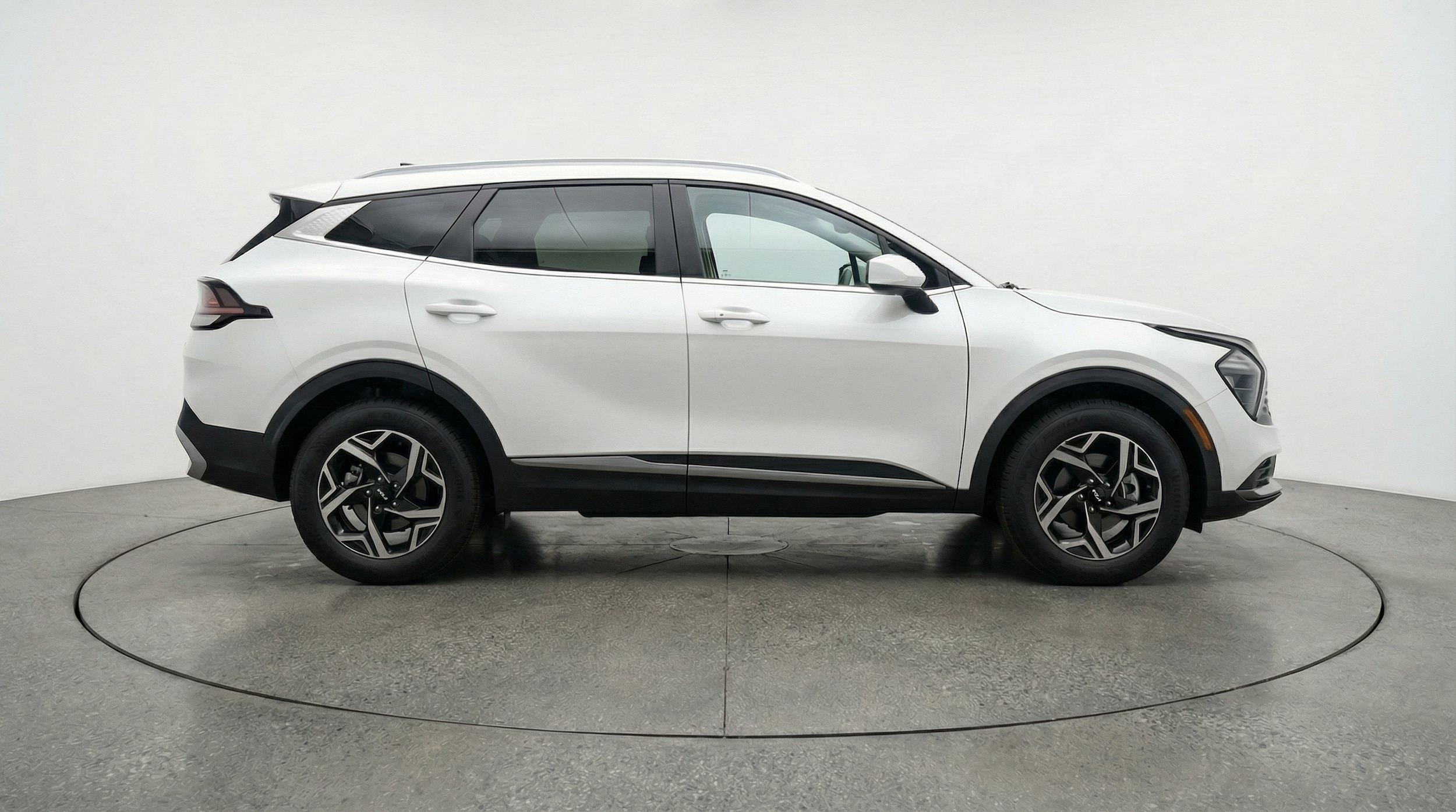 Thumbnail: 2025 Kia Sportage - 8