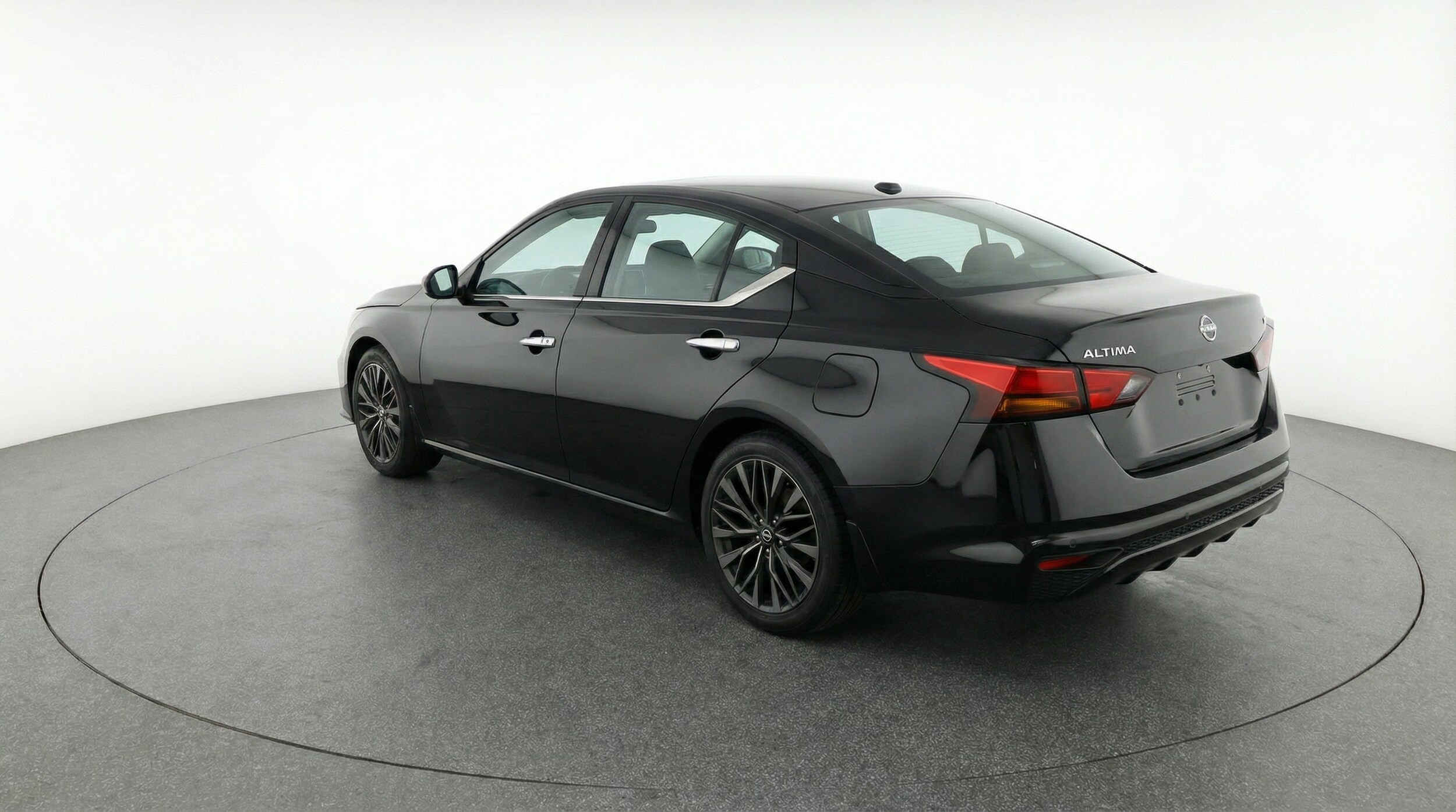 Thumbnail: 2025 Nissan Altima - 5