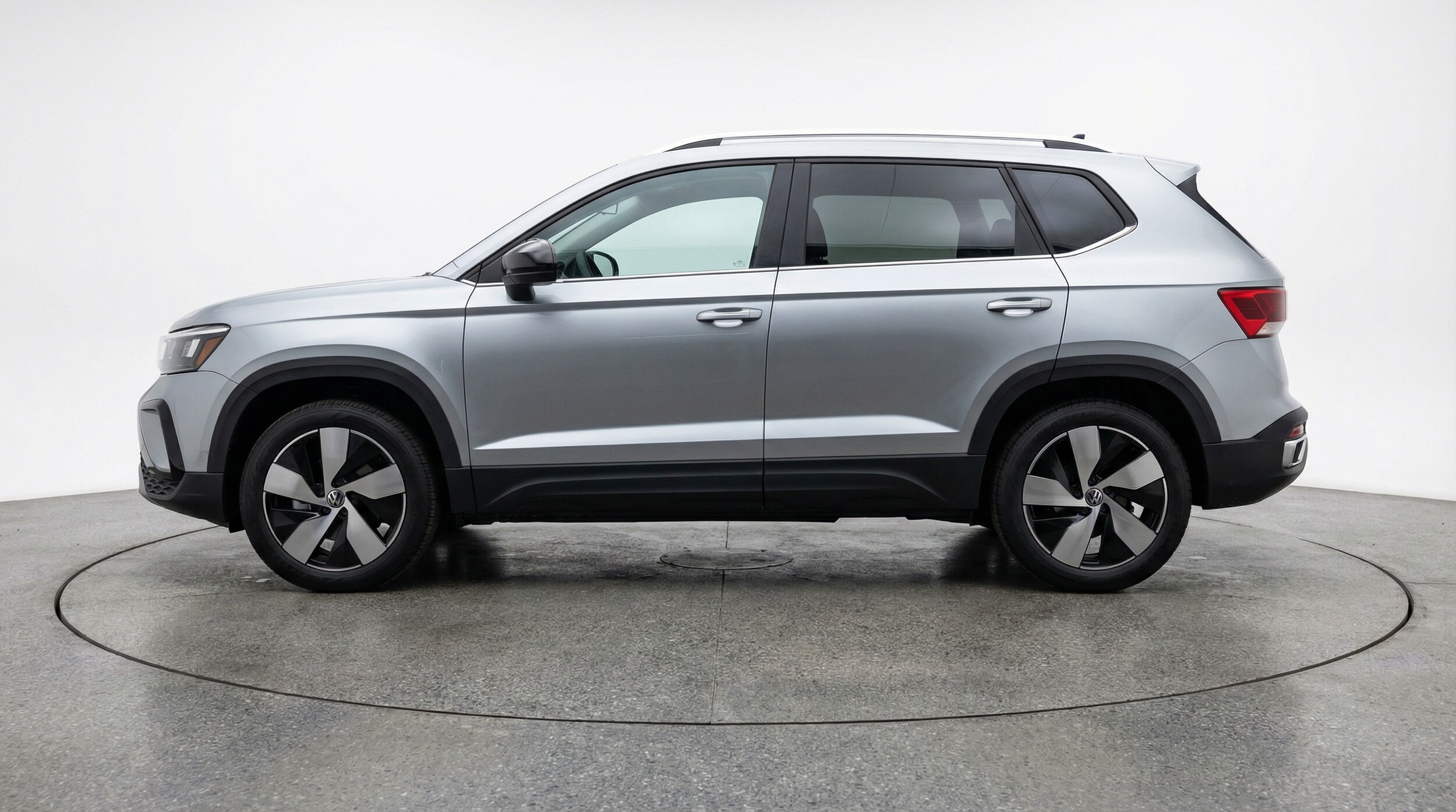 Thumbnail: 2025 Volkswagen Taos - 4