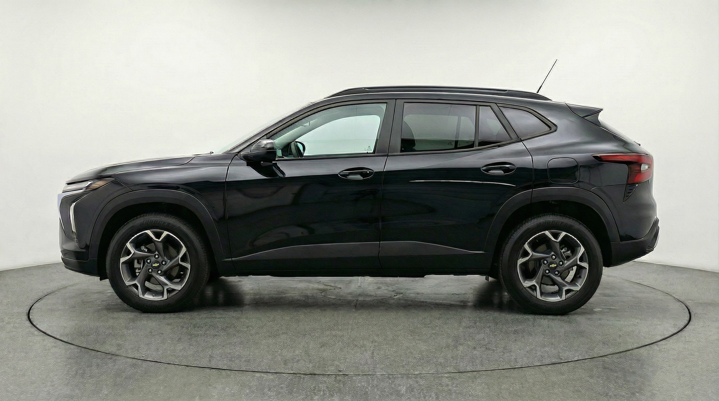 Thumbnail: 2025 Chevrolet Trax - 4