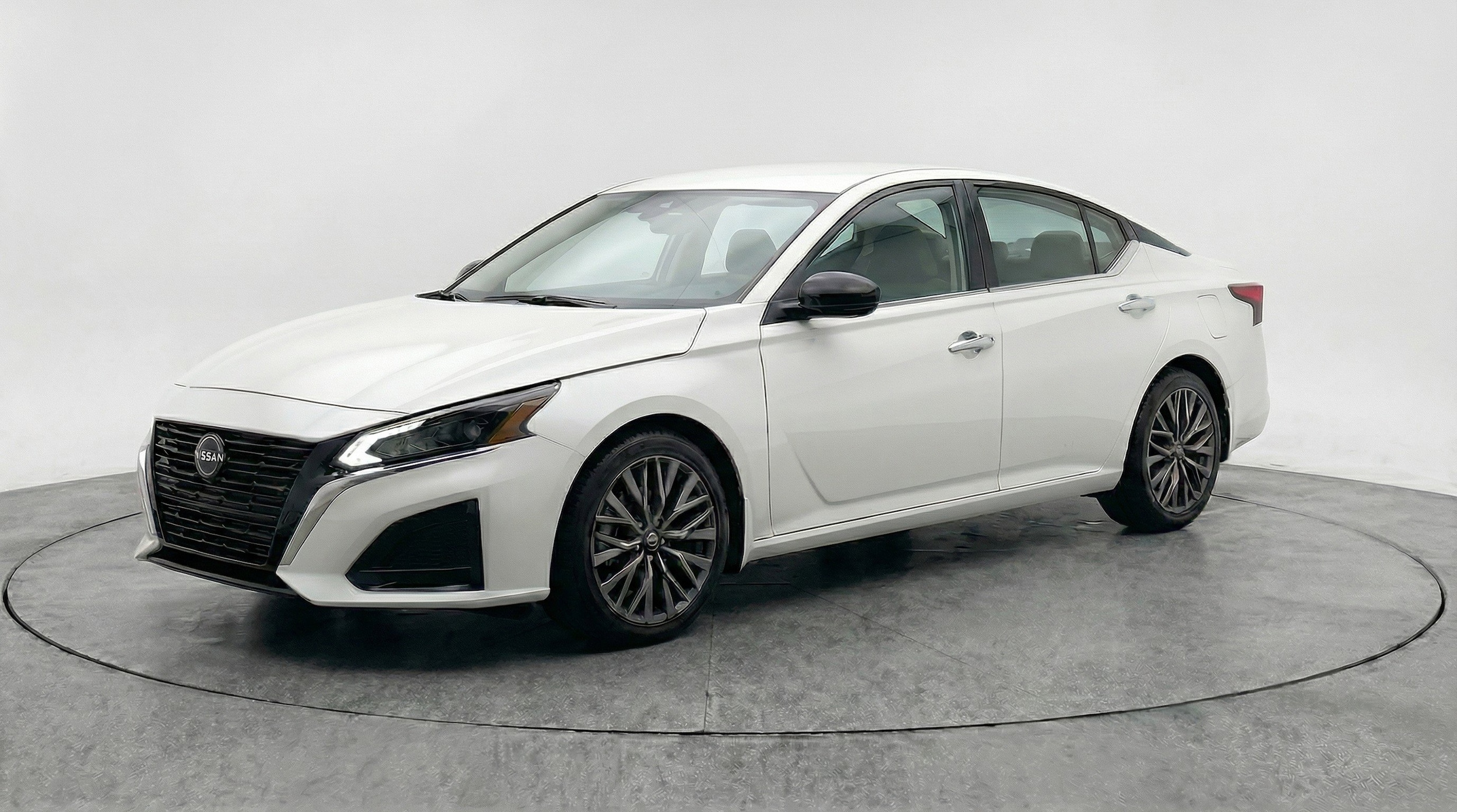 Thumbnail: 2025 Nissan Altima - 3