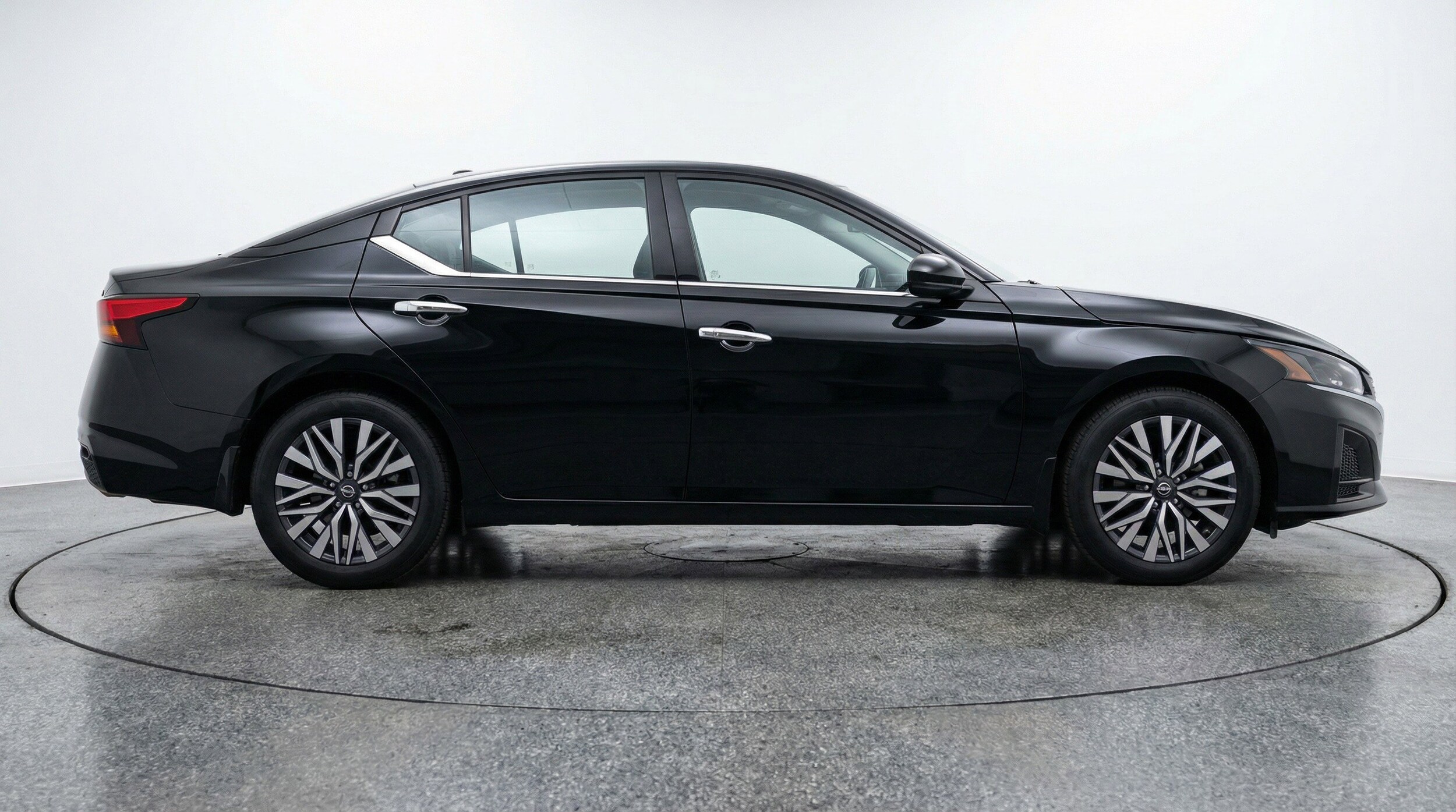 Thumbnail: 2025 Nissan Altima - 11