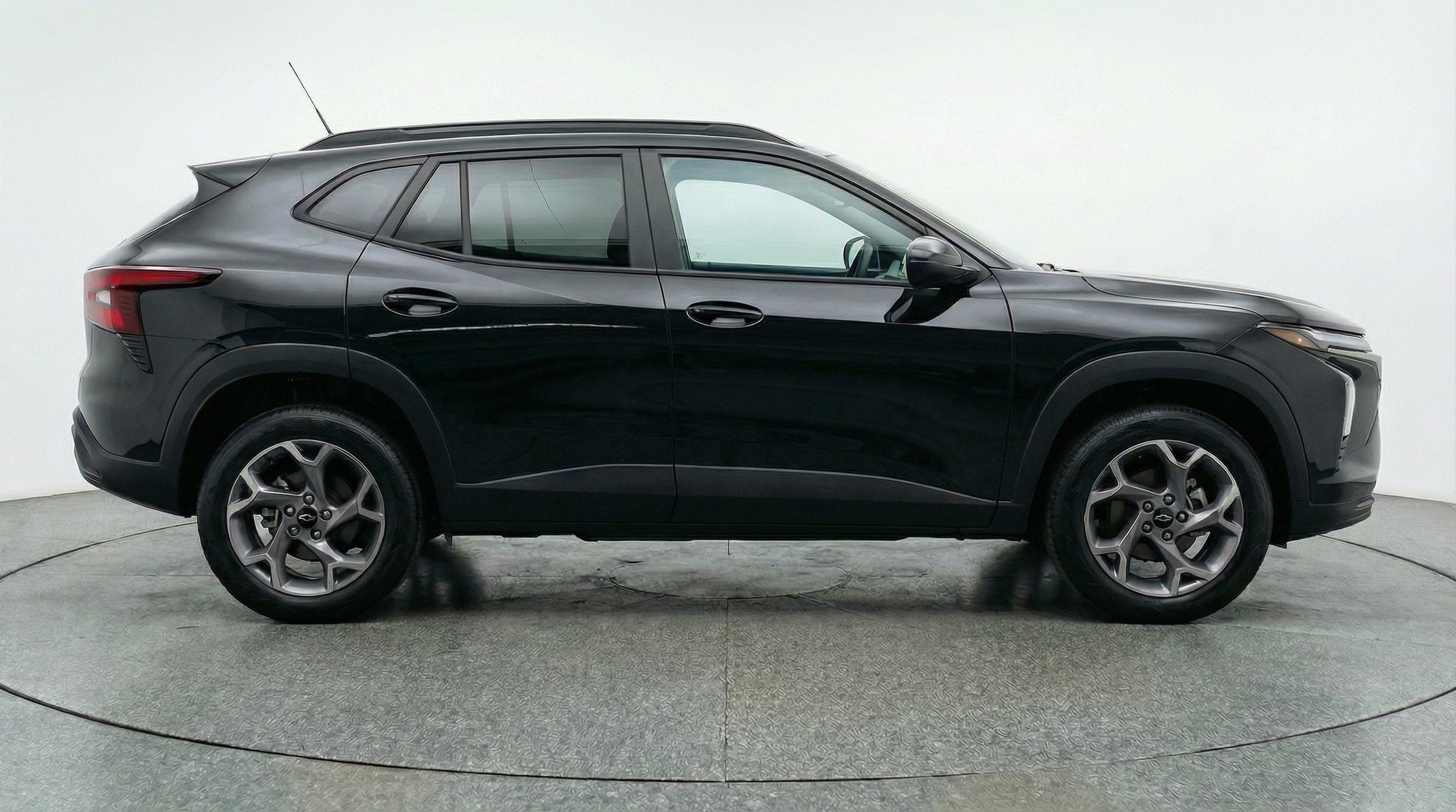 Thumbnail: 2025 Chevrolet Trax - 8