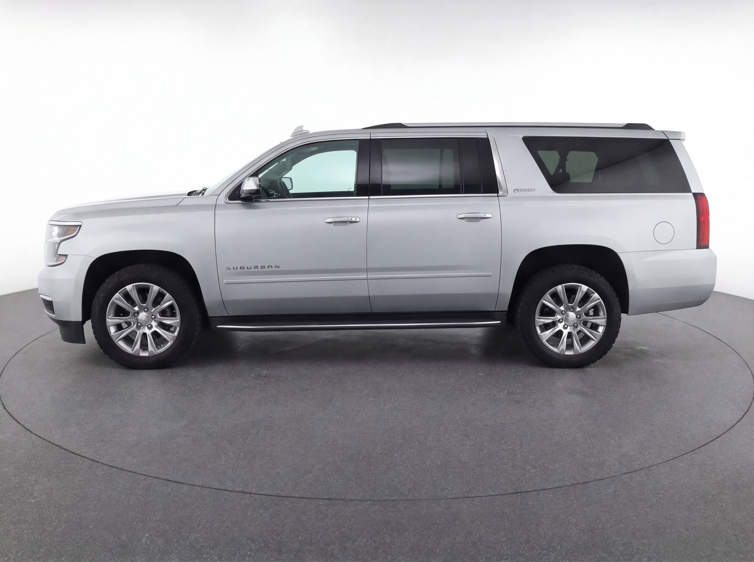 Thumbnail: 2023 Chevrolet Suburban - 5