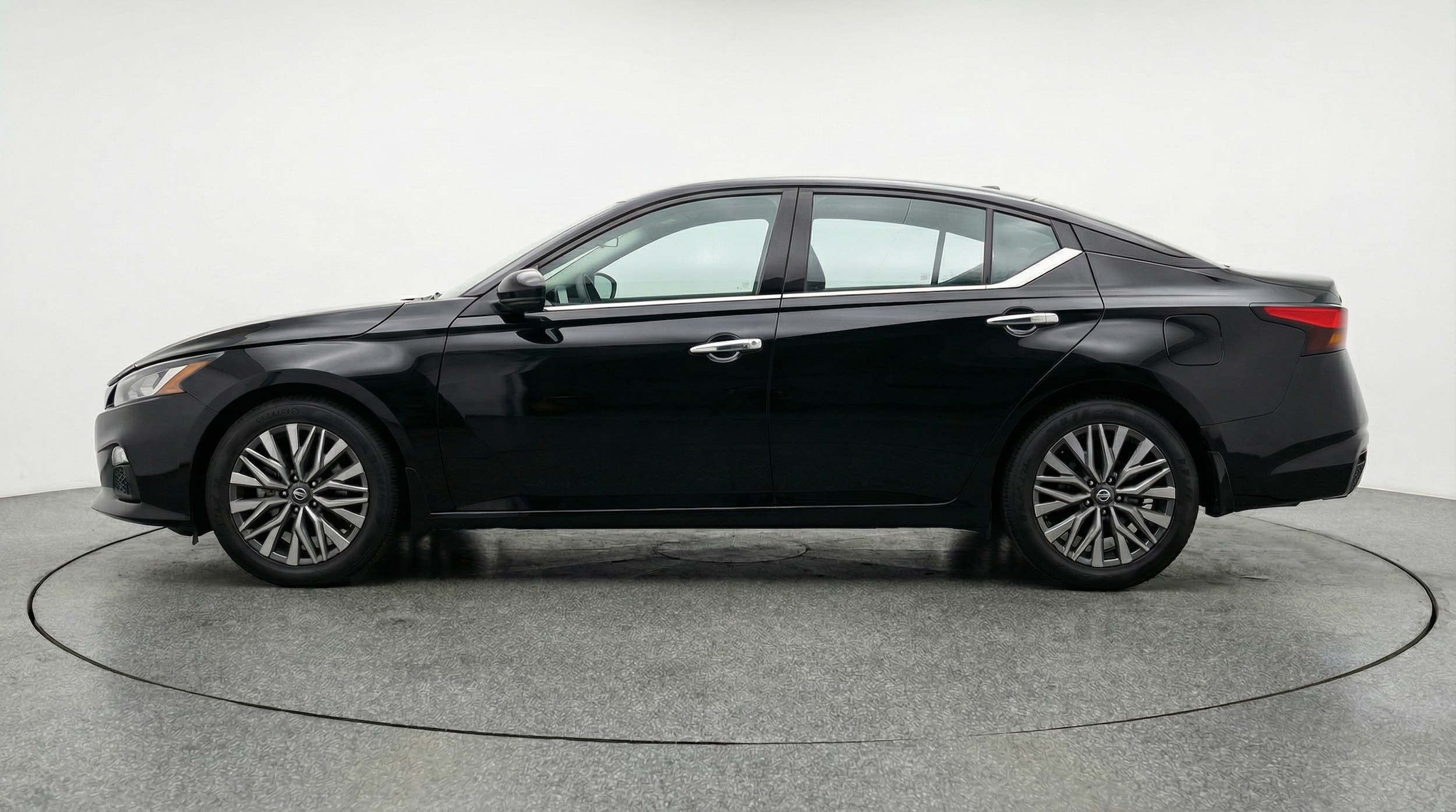 Thumbnail: 2025 Nissan Altima - 4