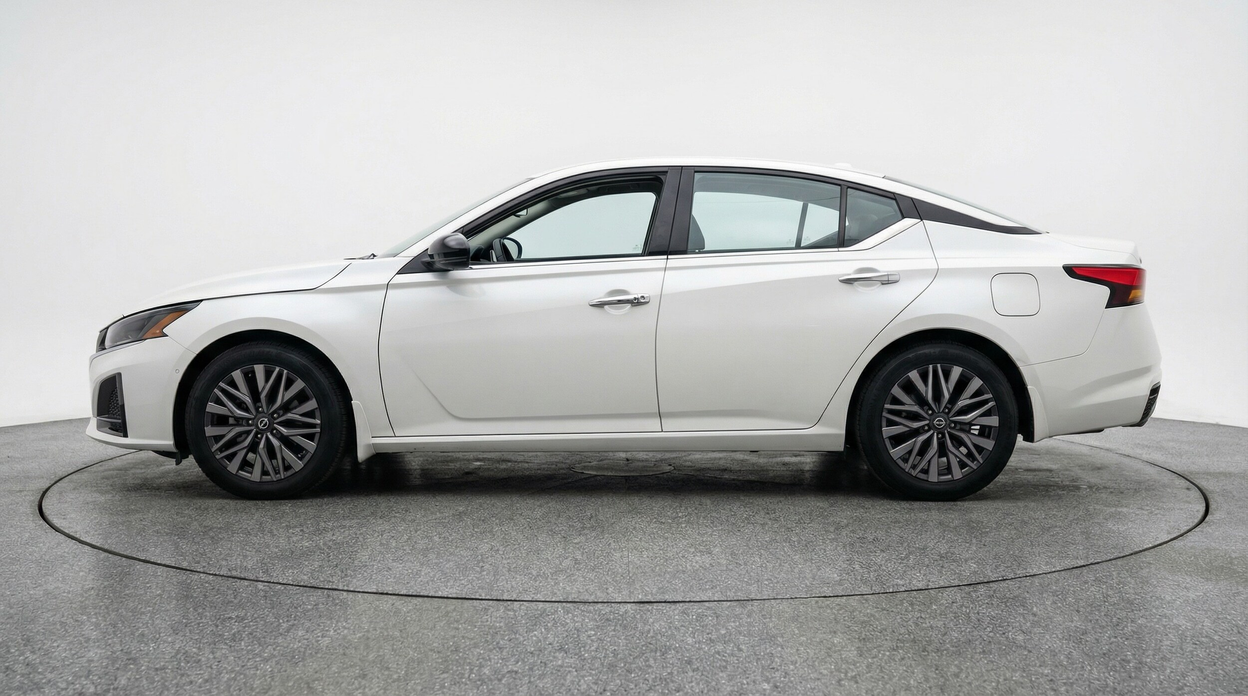 Thumbnail: 2025 Nissan Altima - 4