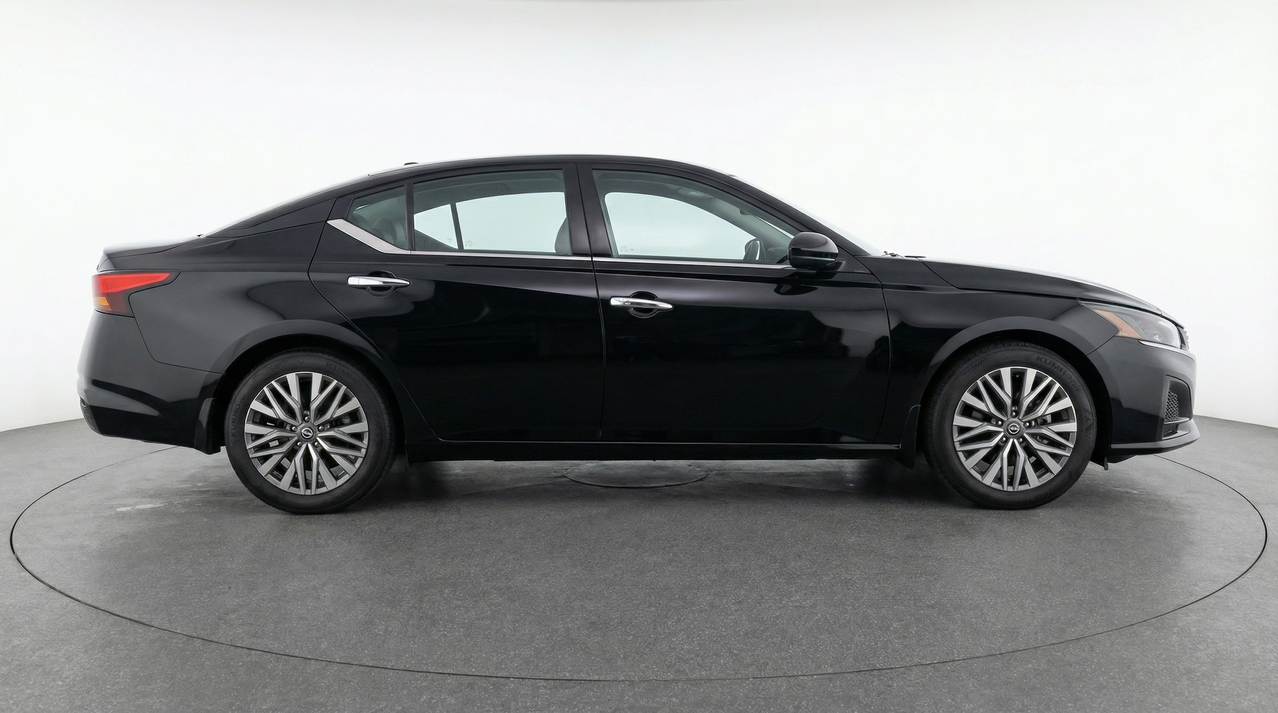 Thumbnail: 2025 Nissan Altima - 8