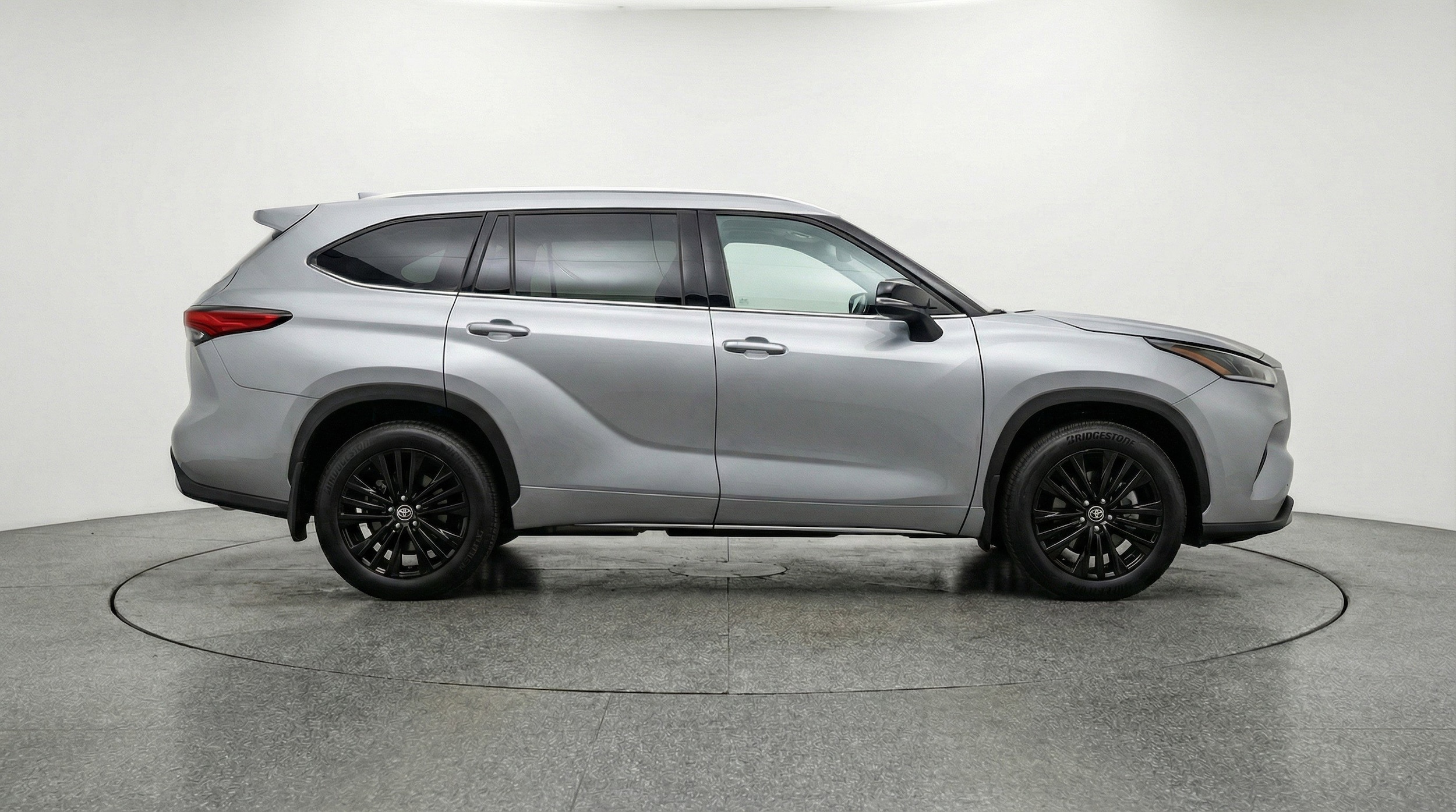 Thumbnail: 2025 Toyota Highlander - 11