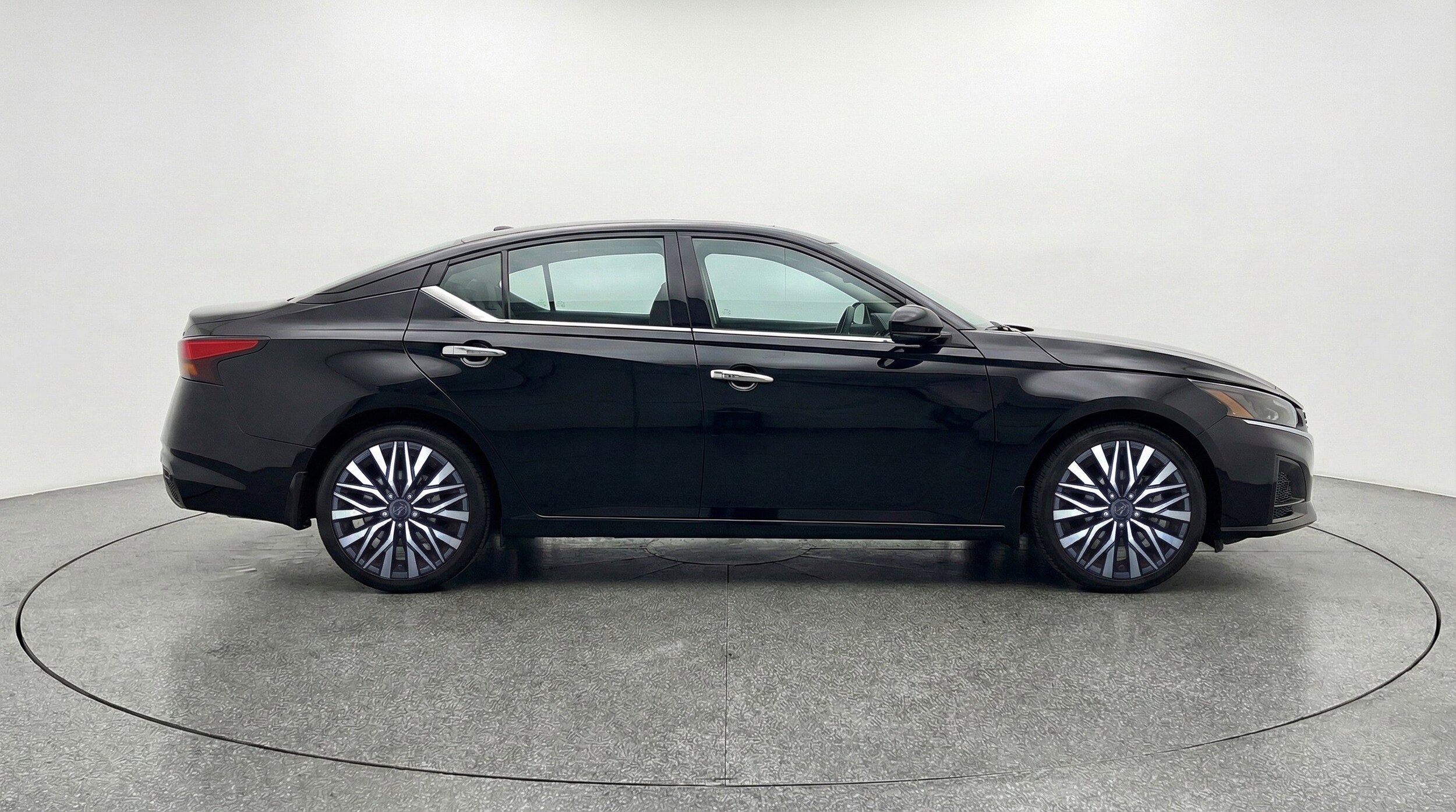 Thumbnail: 2025 Nissan Altima - 11