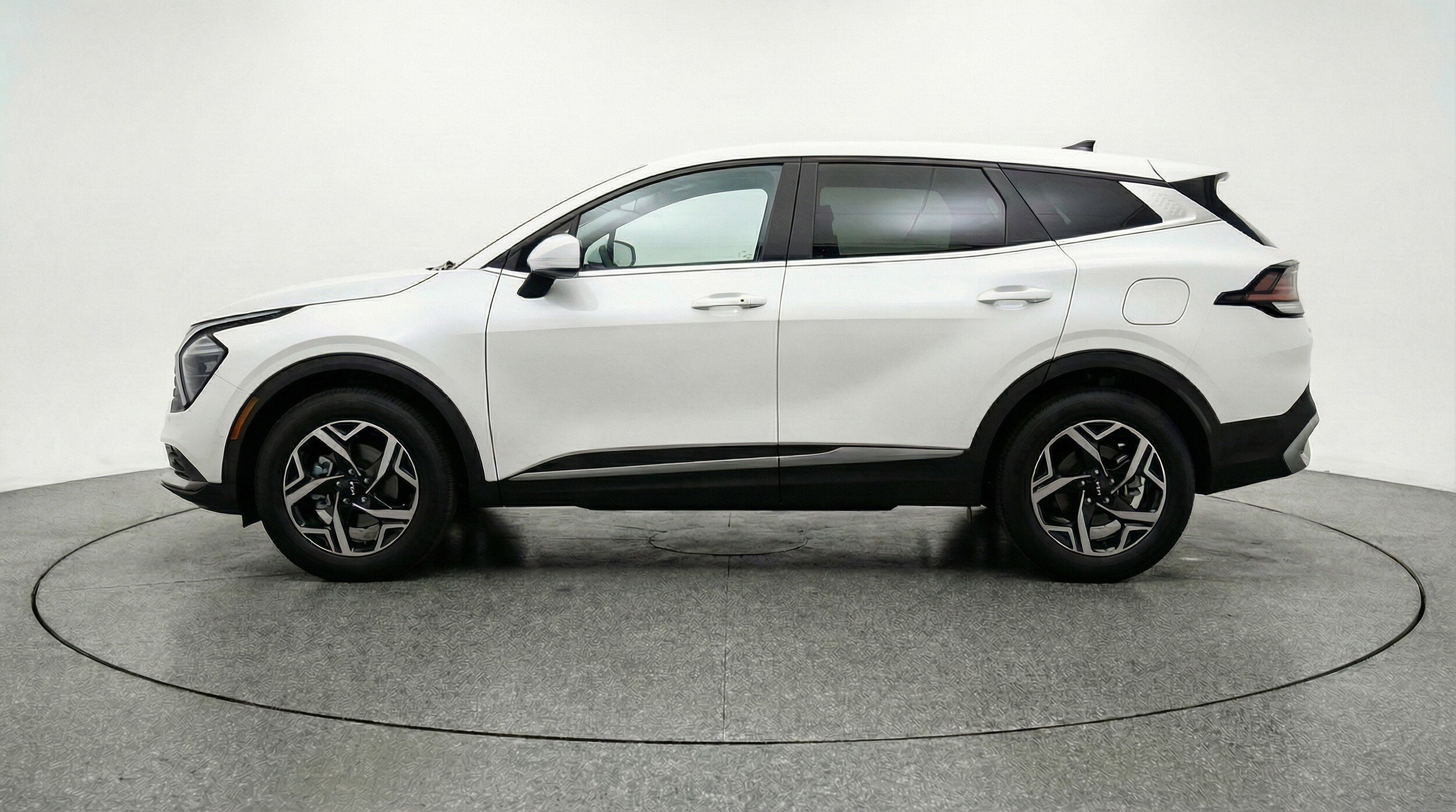 Thumbnail: 2025 Kia Sportage - 5