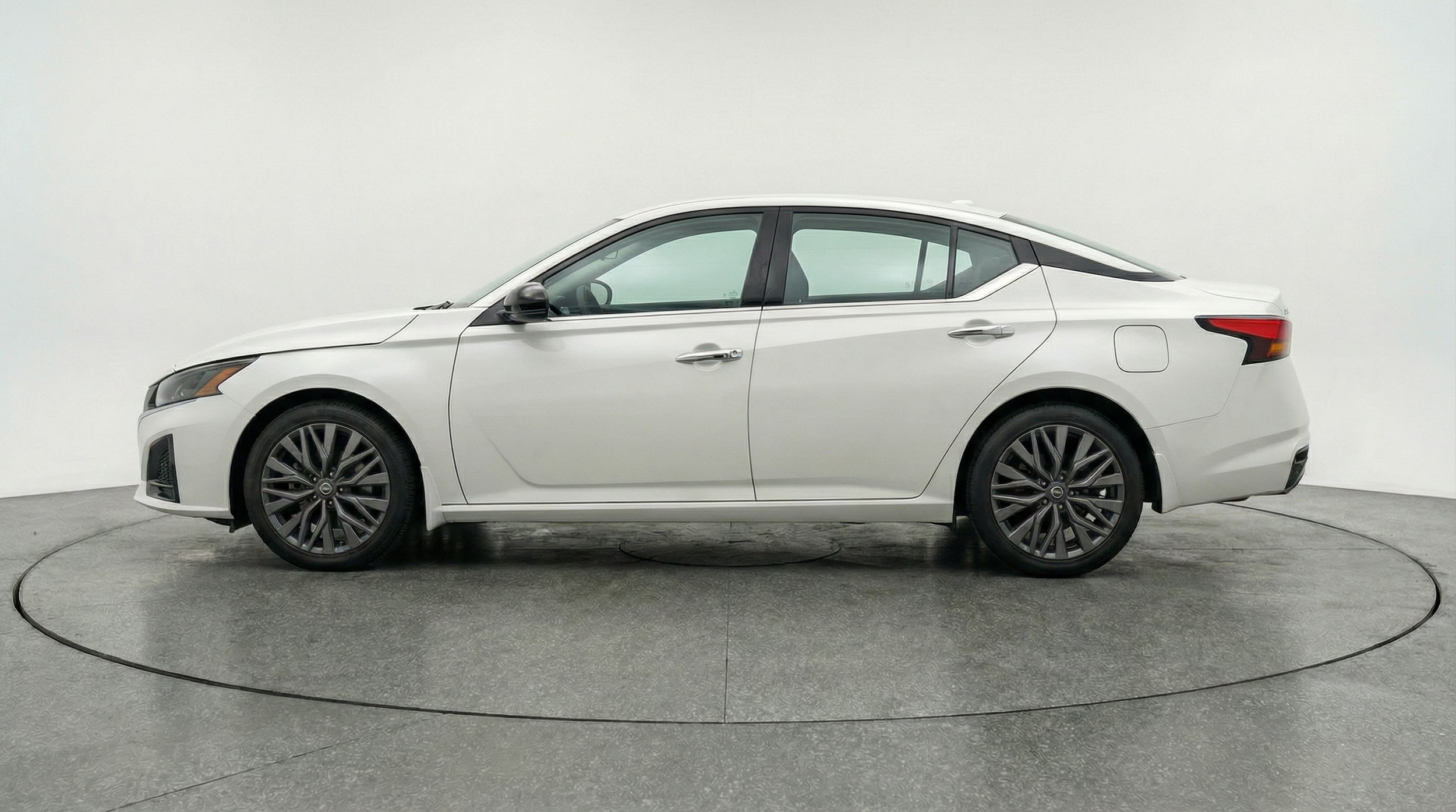 Thumbnail: 2025 Nissan Altima - 4