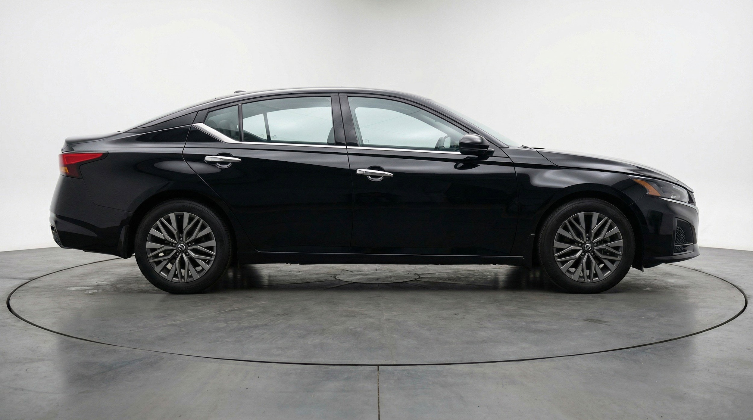 Thumbnail: 2025 Nissan Altima - 11