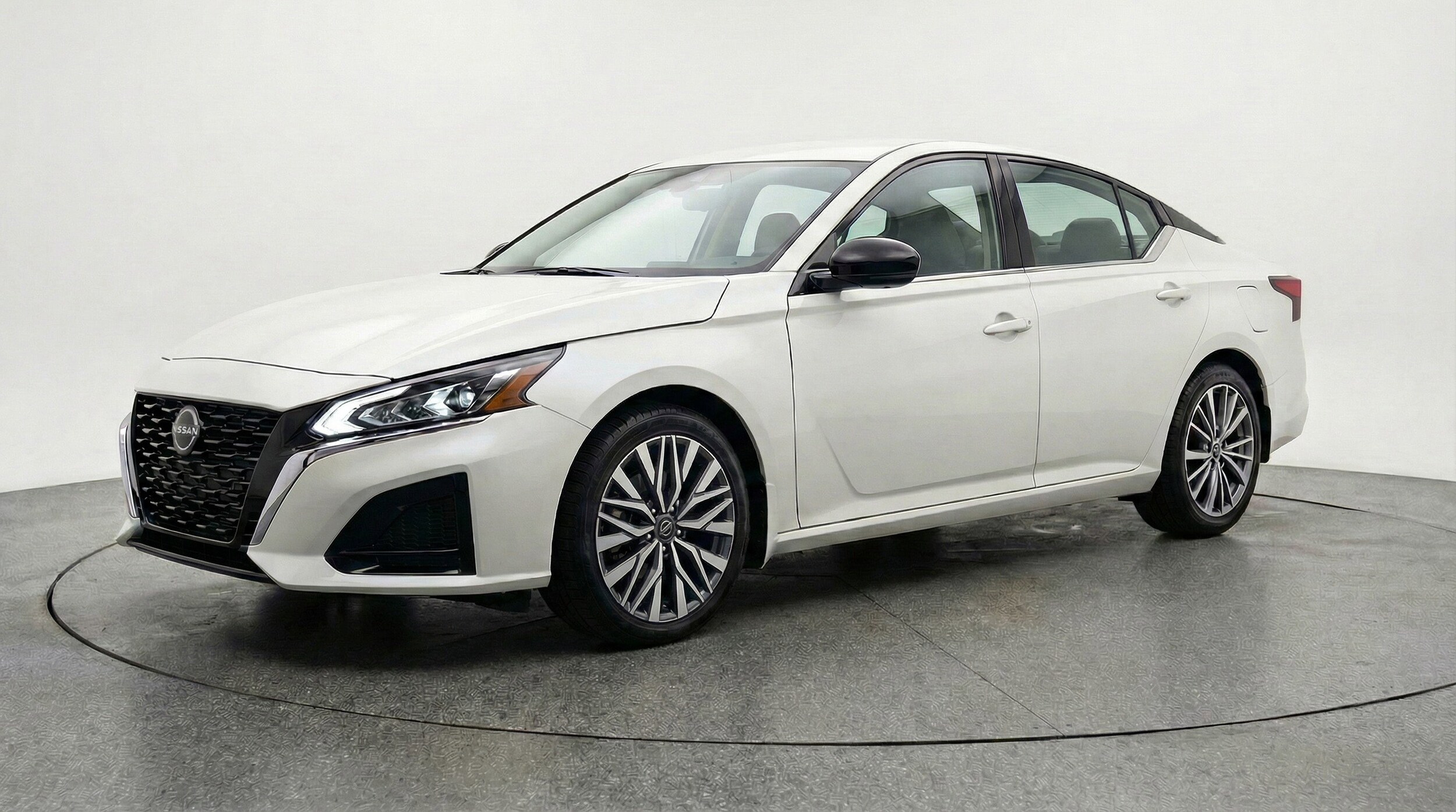 Thumbnail: 2025 Nissan Altima - 3