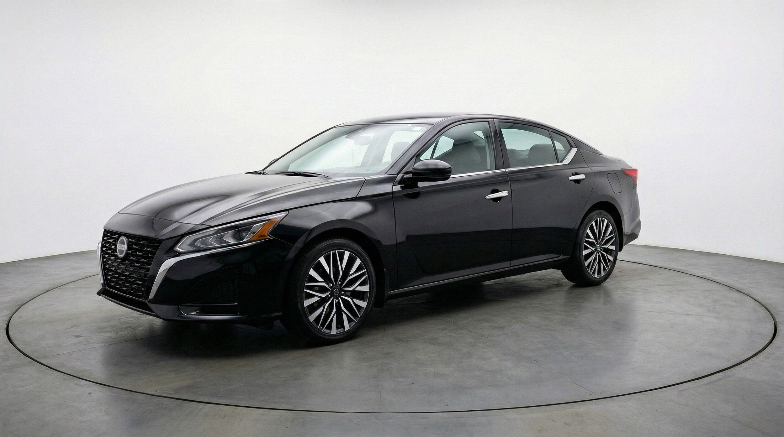 Thumbnail: 2025 Nissan Altima - 3