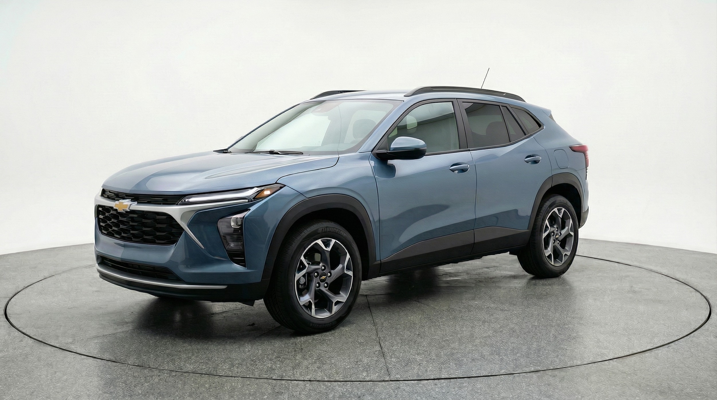 Thumbnail: 2025 Chevrolet Trax - 3