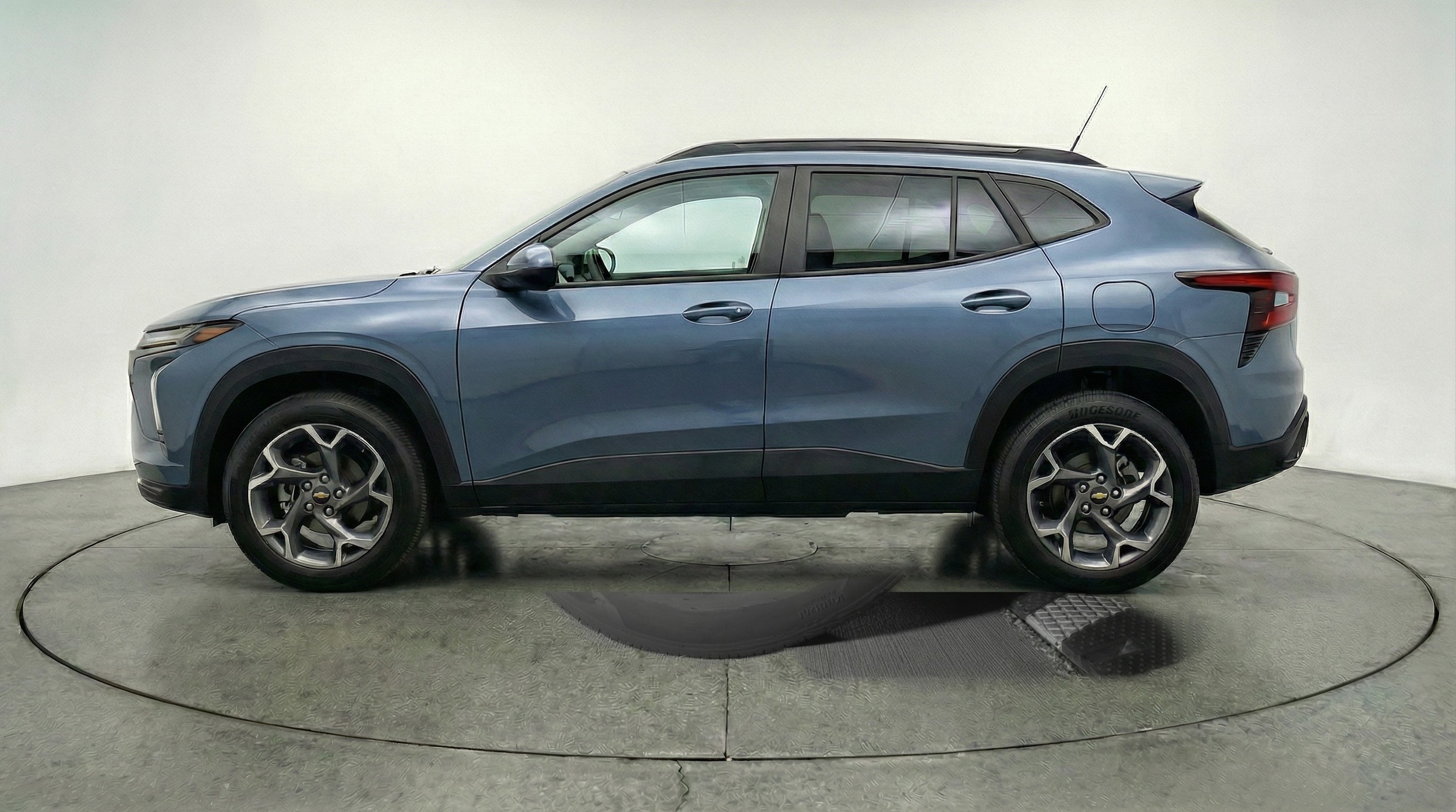 Thumbnail: 2025 Chevrolet Trax - 4