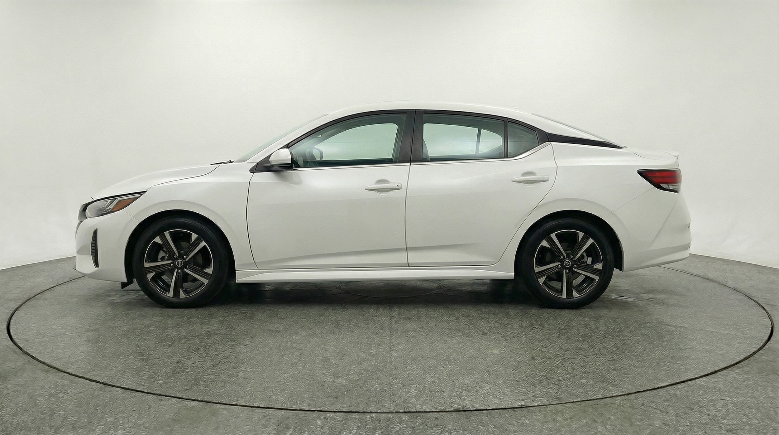 Thumbnail: 2025 Nissan Sentra - 4