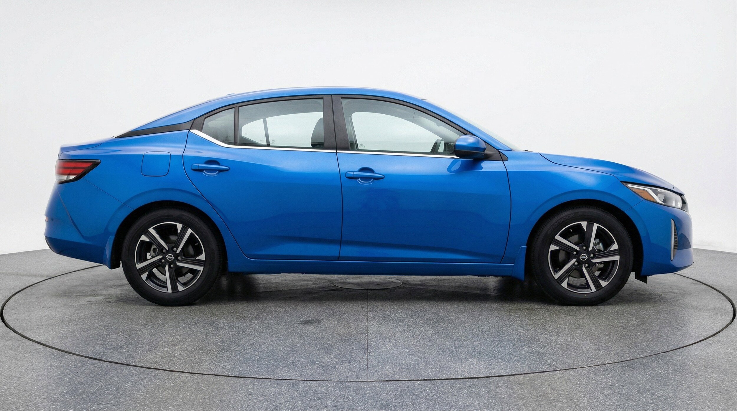 Thumbnail: 2025 Nissan Sentra - 11