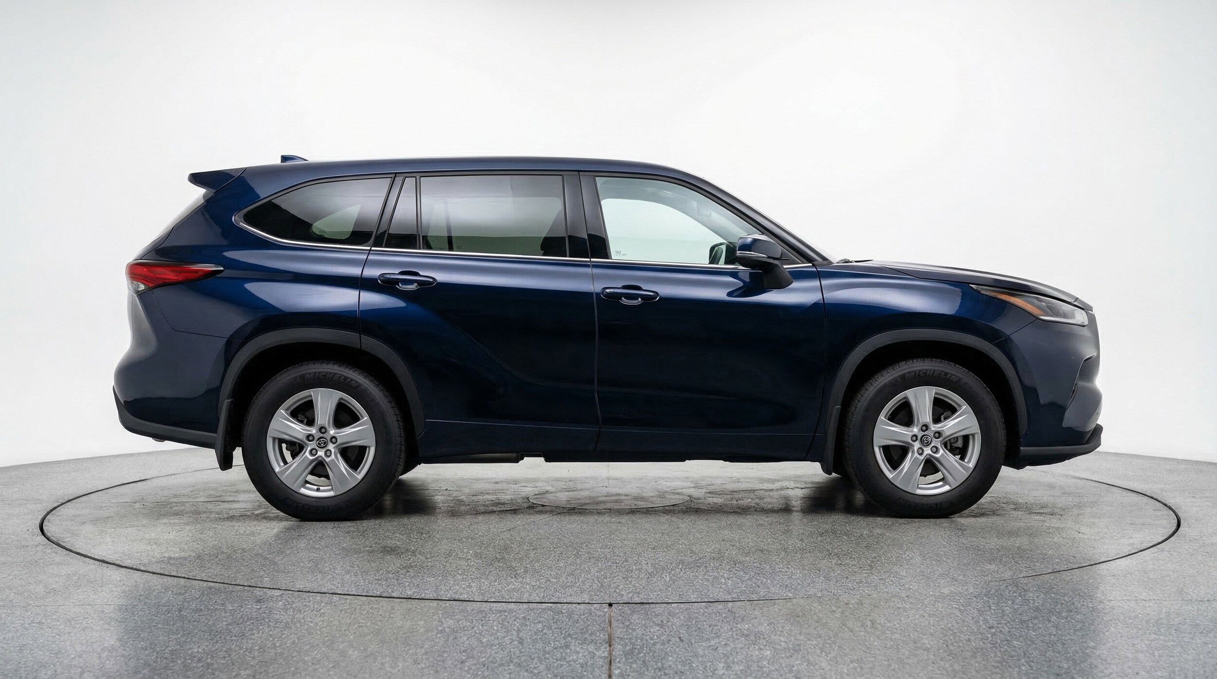 Thumbnail: 2025 Toyota Highlander - 11