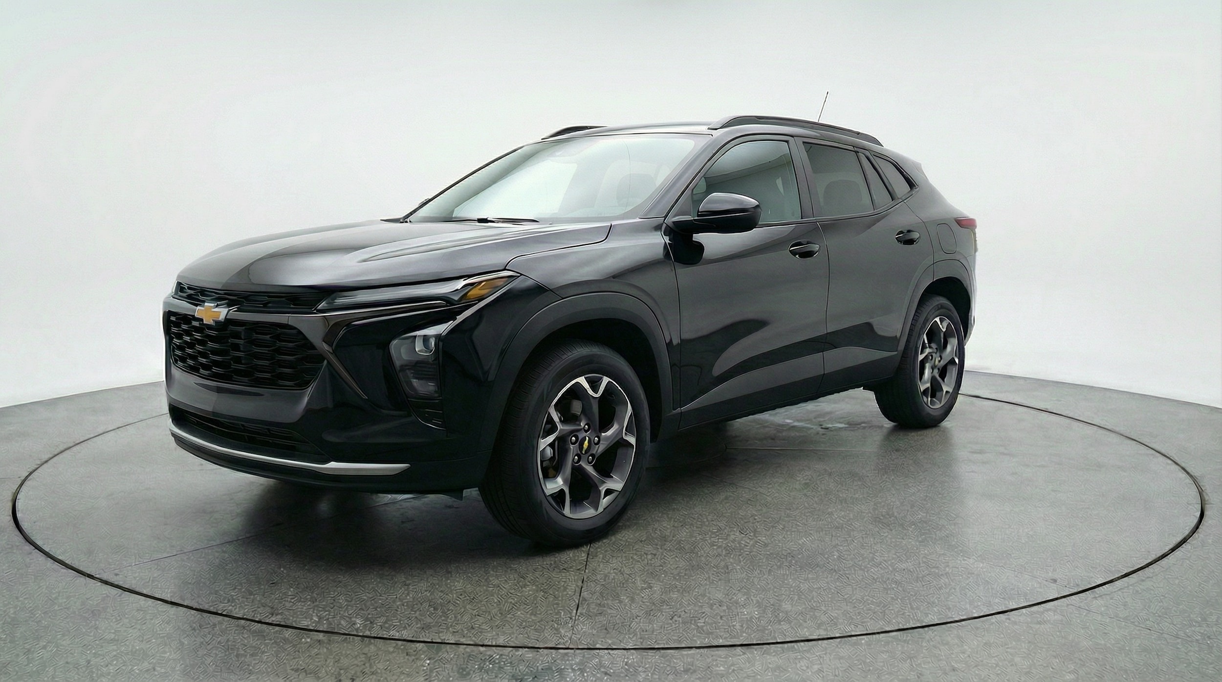 Thumbnail: 2025 Chevrolet Trax - 3