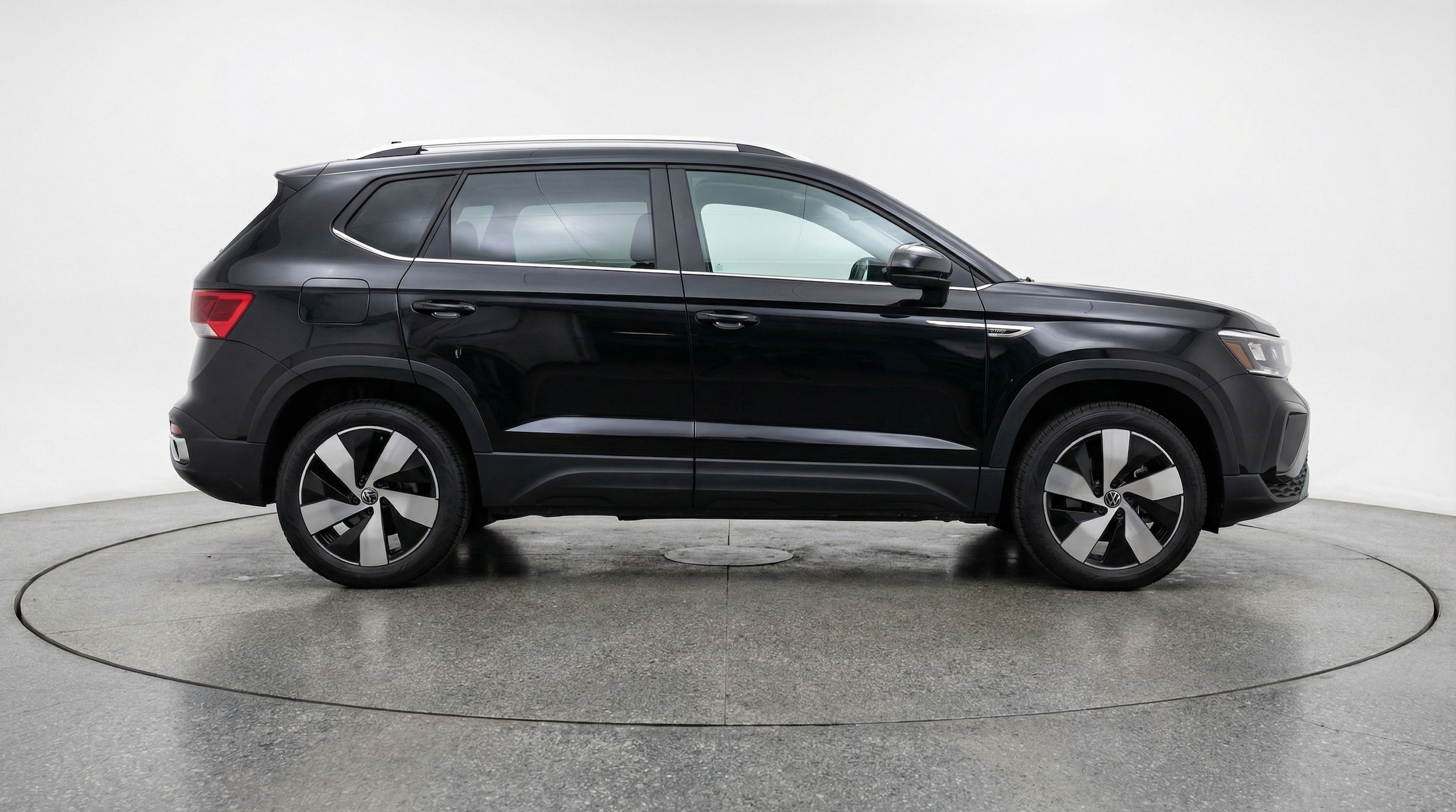 Thumbnail: 2025 Volkswagen Taos - 8