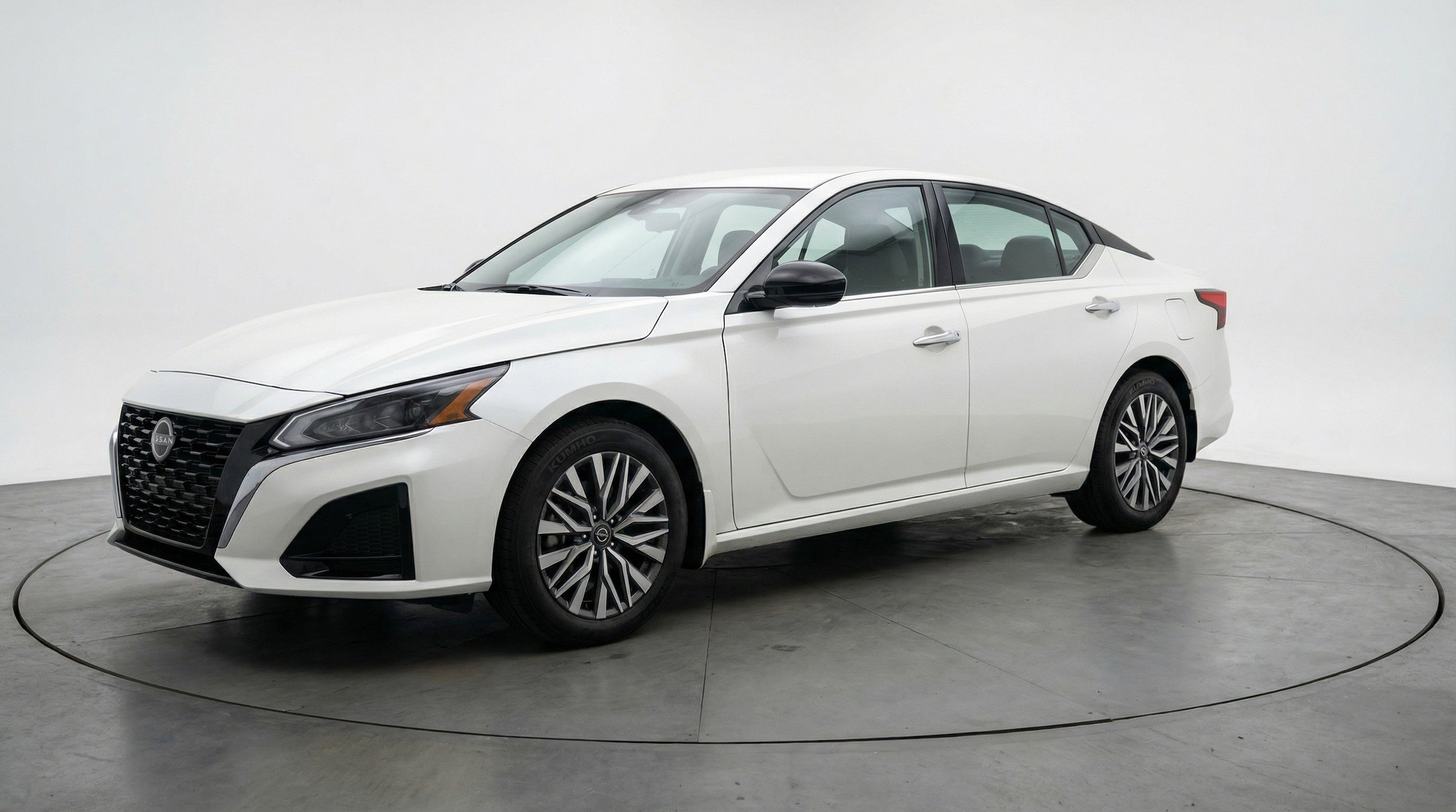 Thumbnail: 2025 Nissan Altima - 3