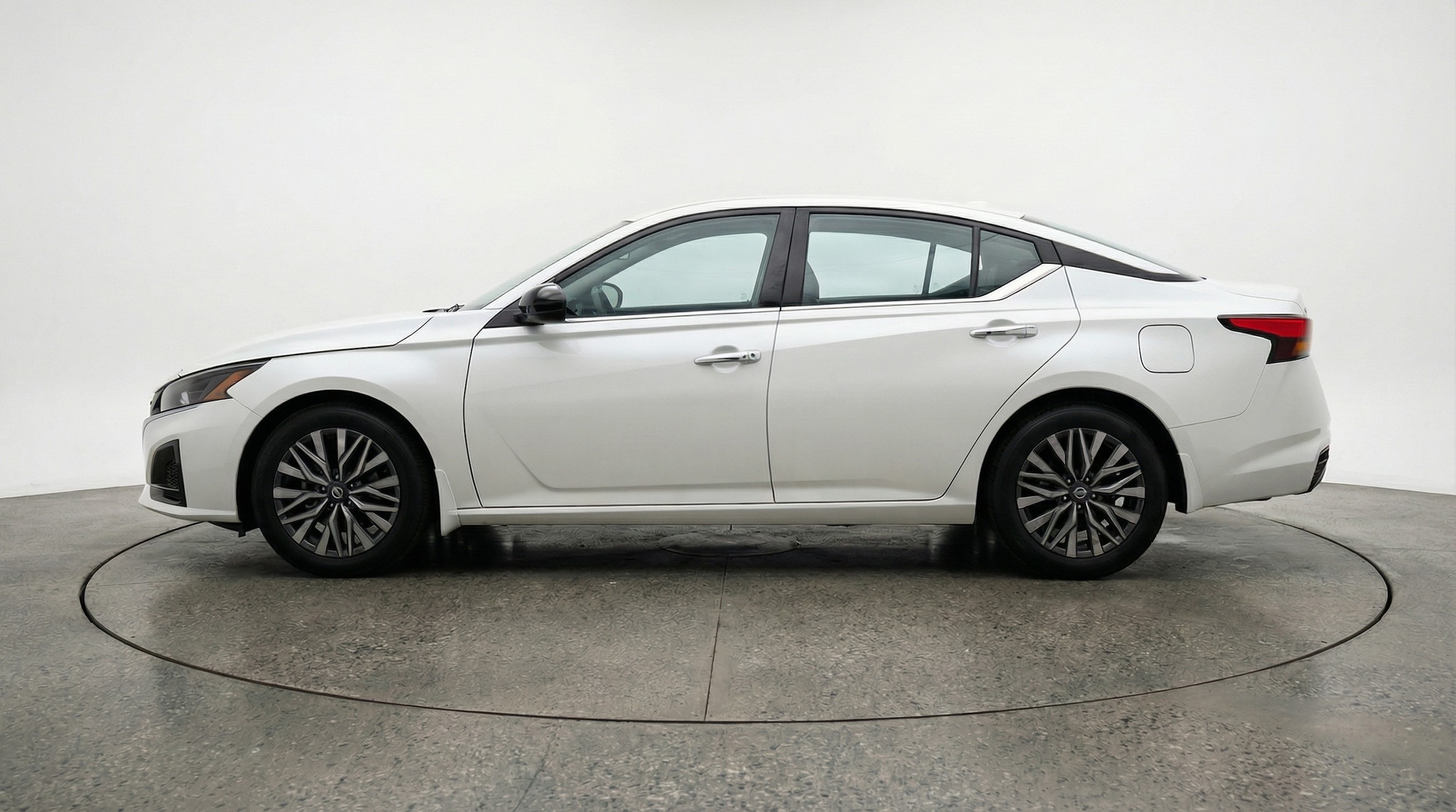 Thumbnail: 2025 Nissan Altima - 4