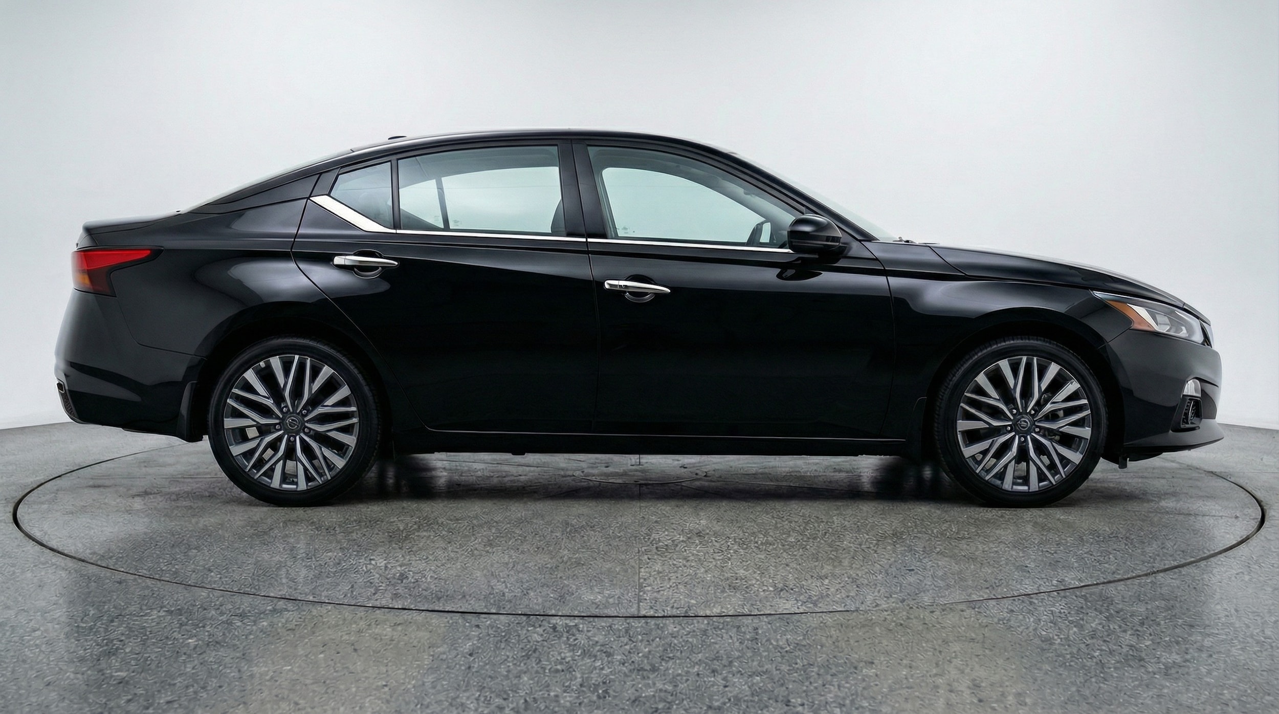 Thumbnail: 2025 Nissan Altima - 8