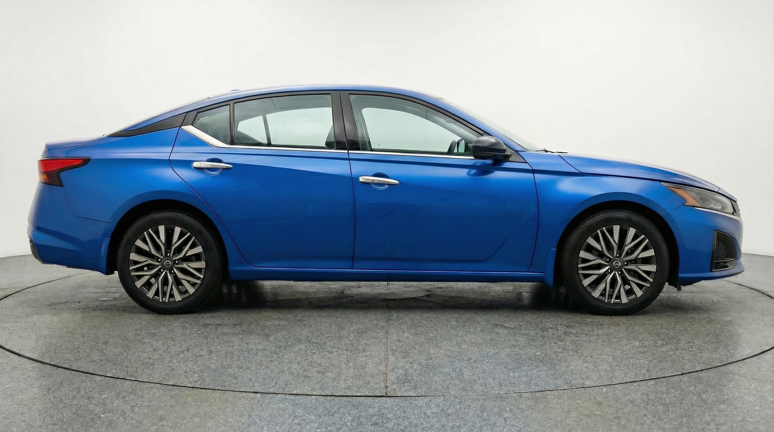 Thumbnail: 2025 Nissan Altima - 8