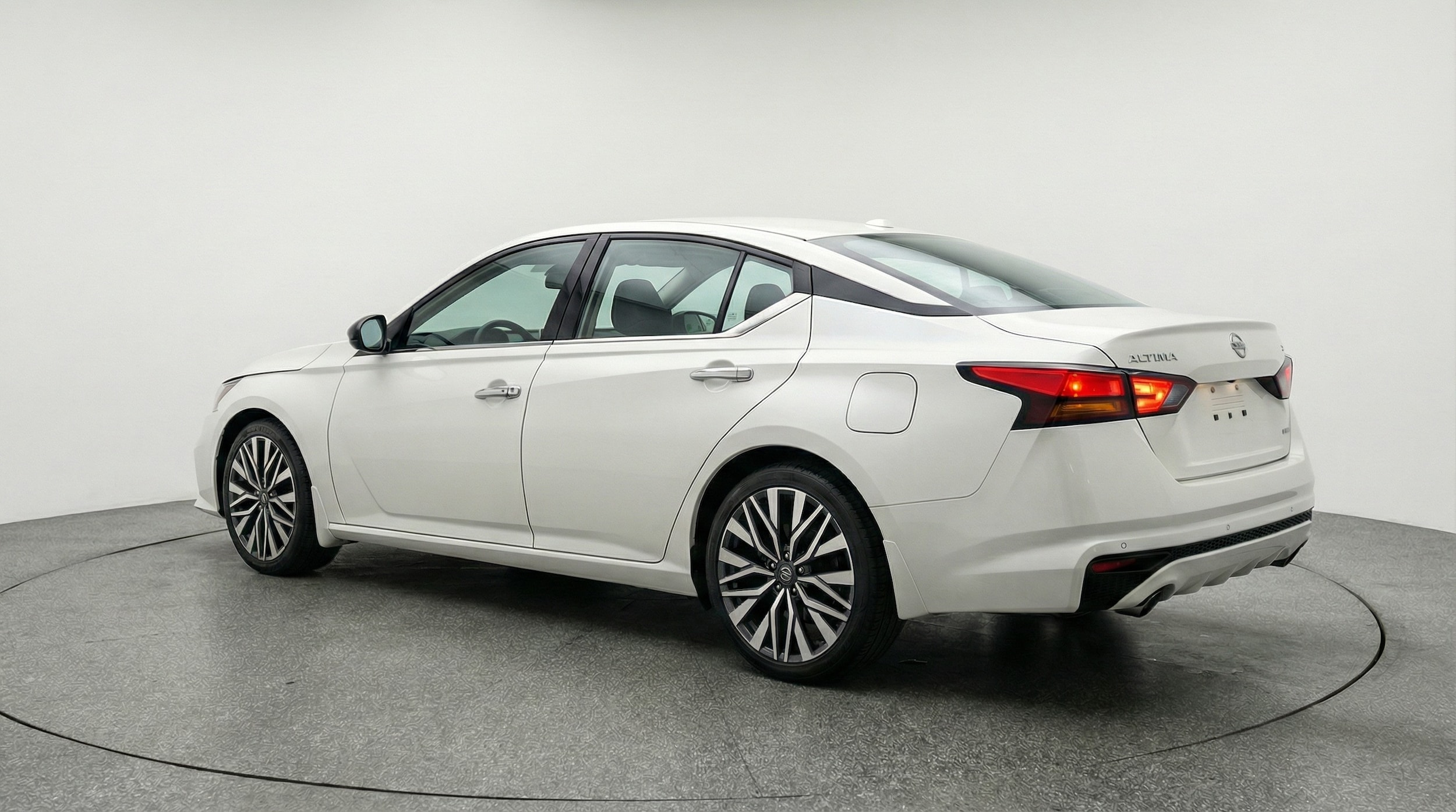 Thumbnail: 2025 Nissan Altima - 5