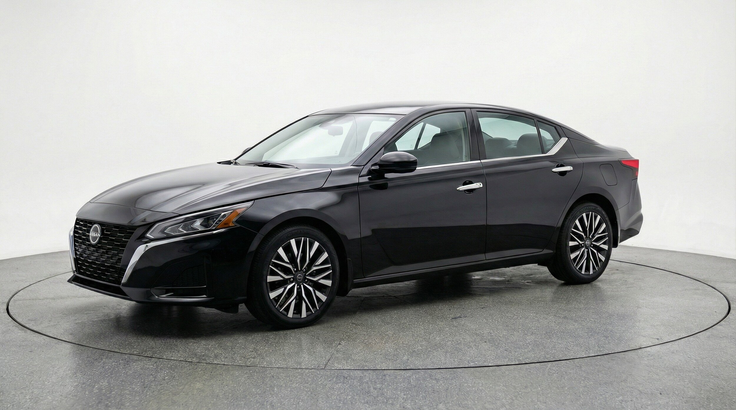 Thumbnail: 2025 Nissan Altima - 3