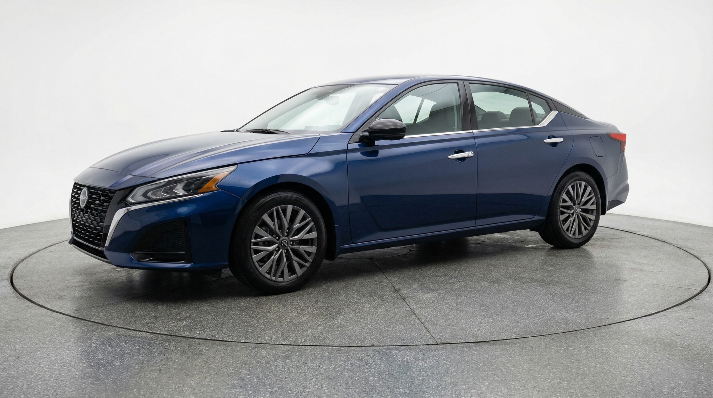 Thumbnail: 2025 Nissan Altima - 3